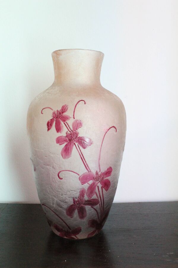 Vase Art Nouveau ovoïde à décor de fleurs, série Rubis par François Théodore Legras