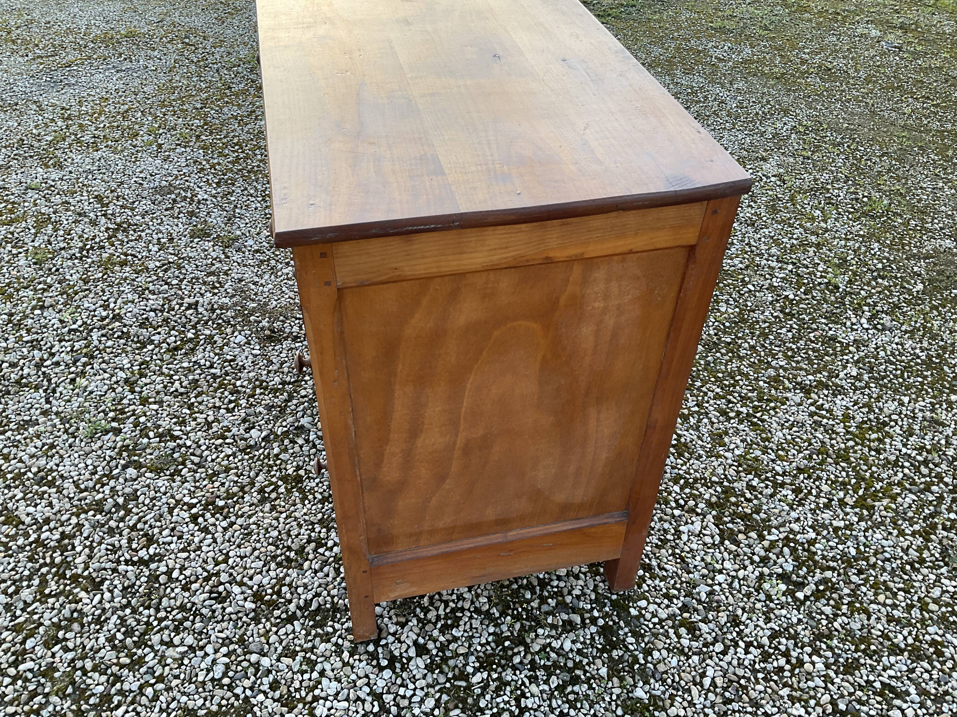 Chest of drawers