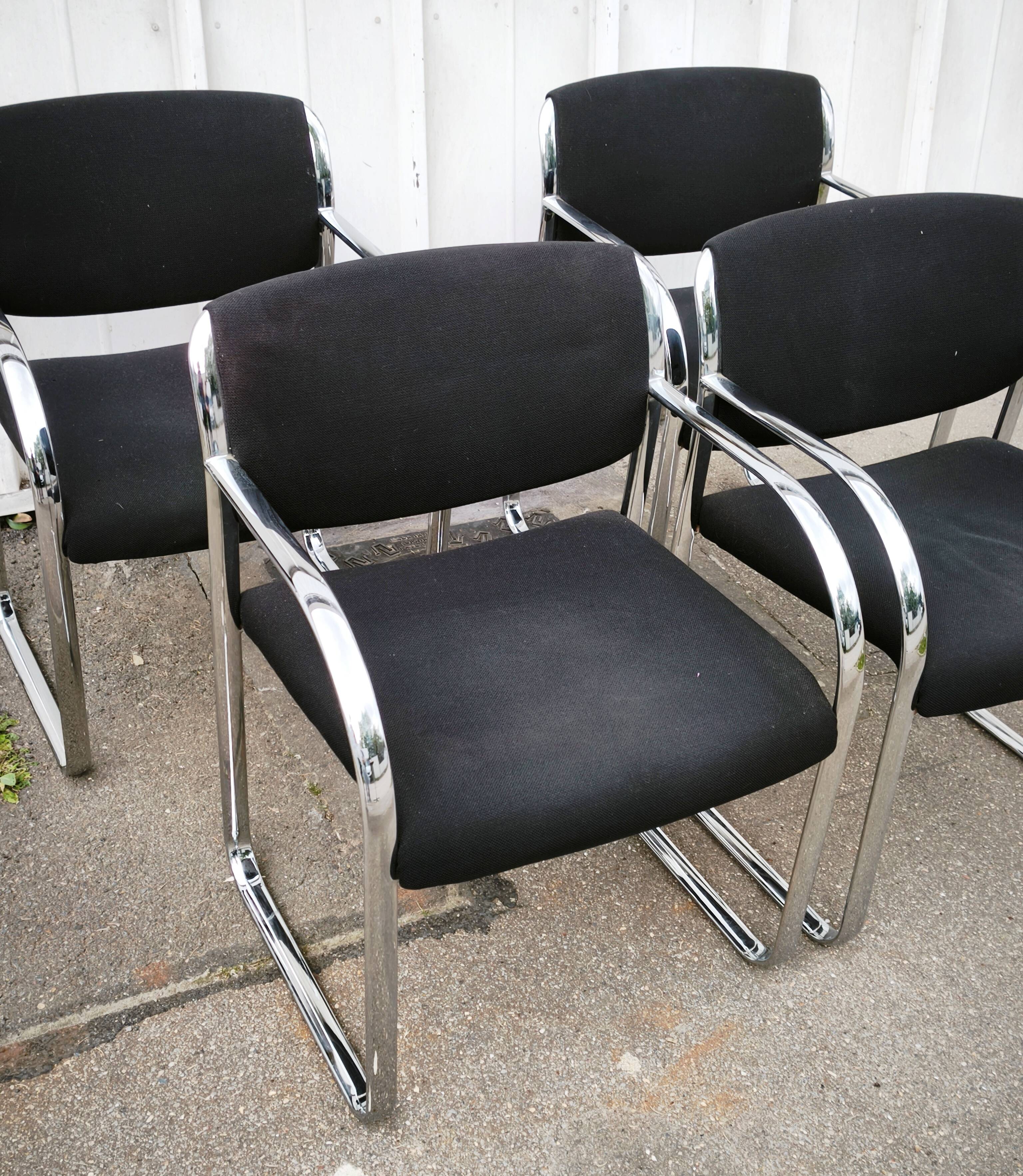 Suite de 4 fauteuils vintage Strafor