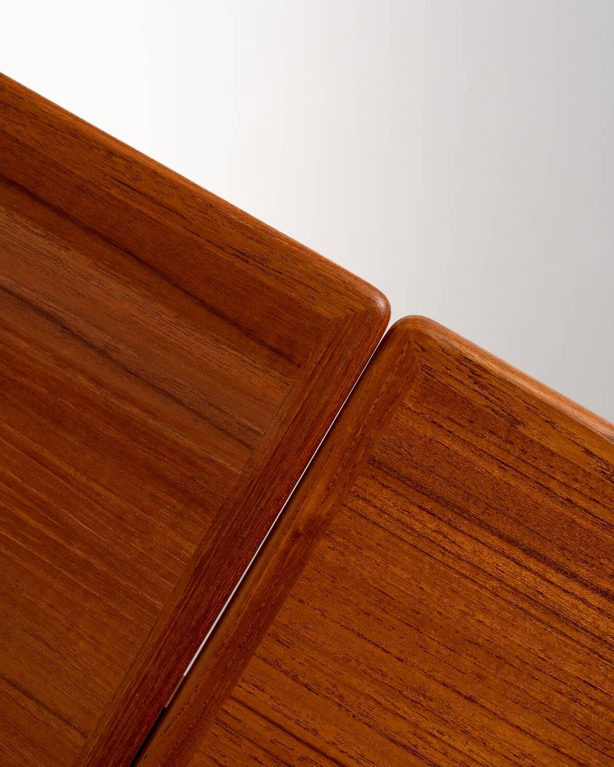 Table à manger "Modèle 54" produite par Omann Jun., années 1960.