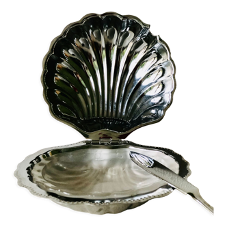 Vintage shell butter dish