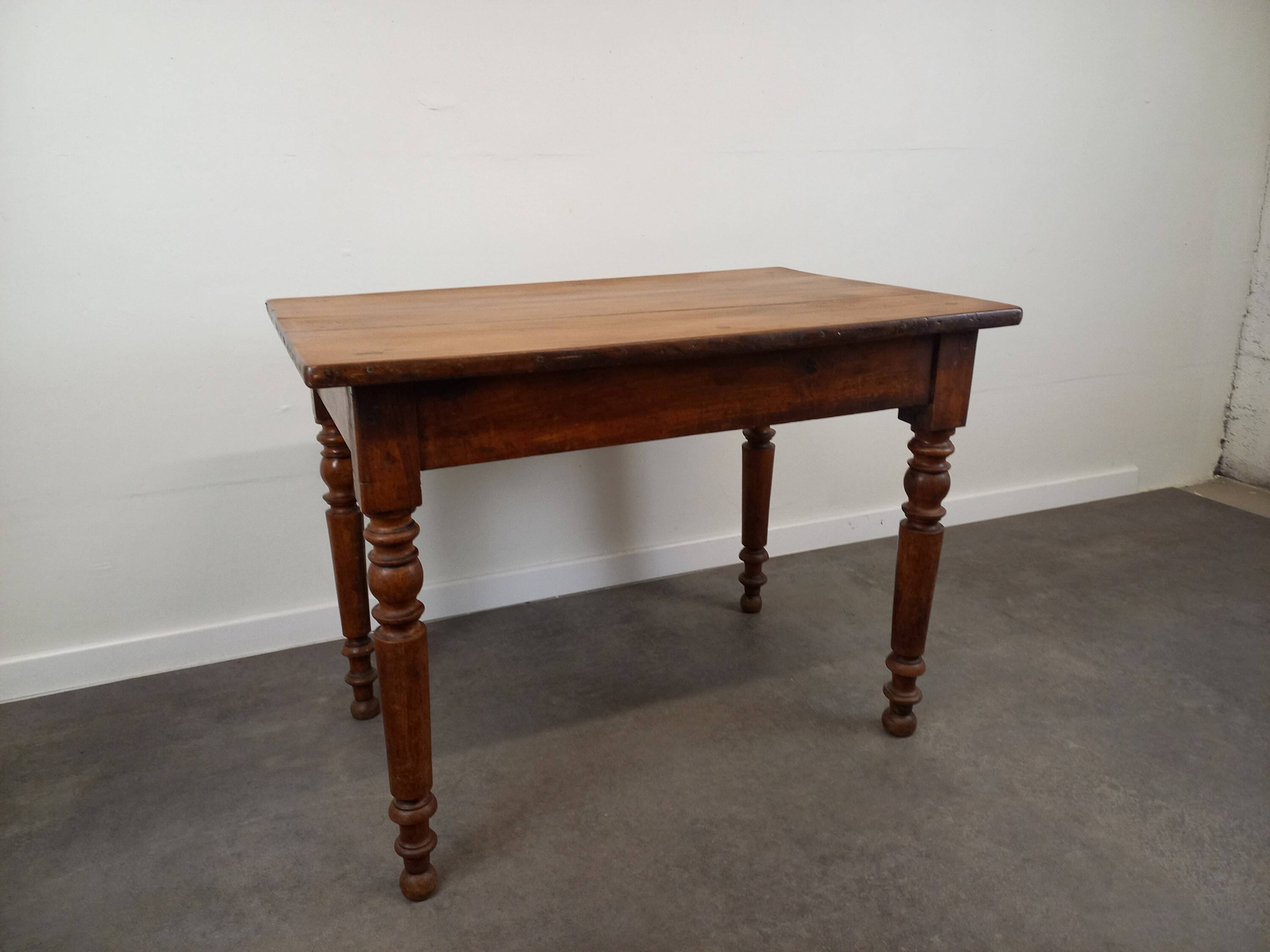 Table bistrot en noyer