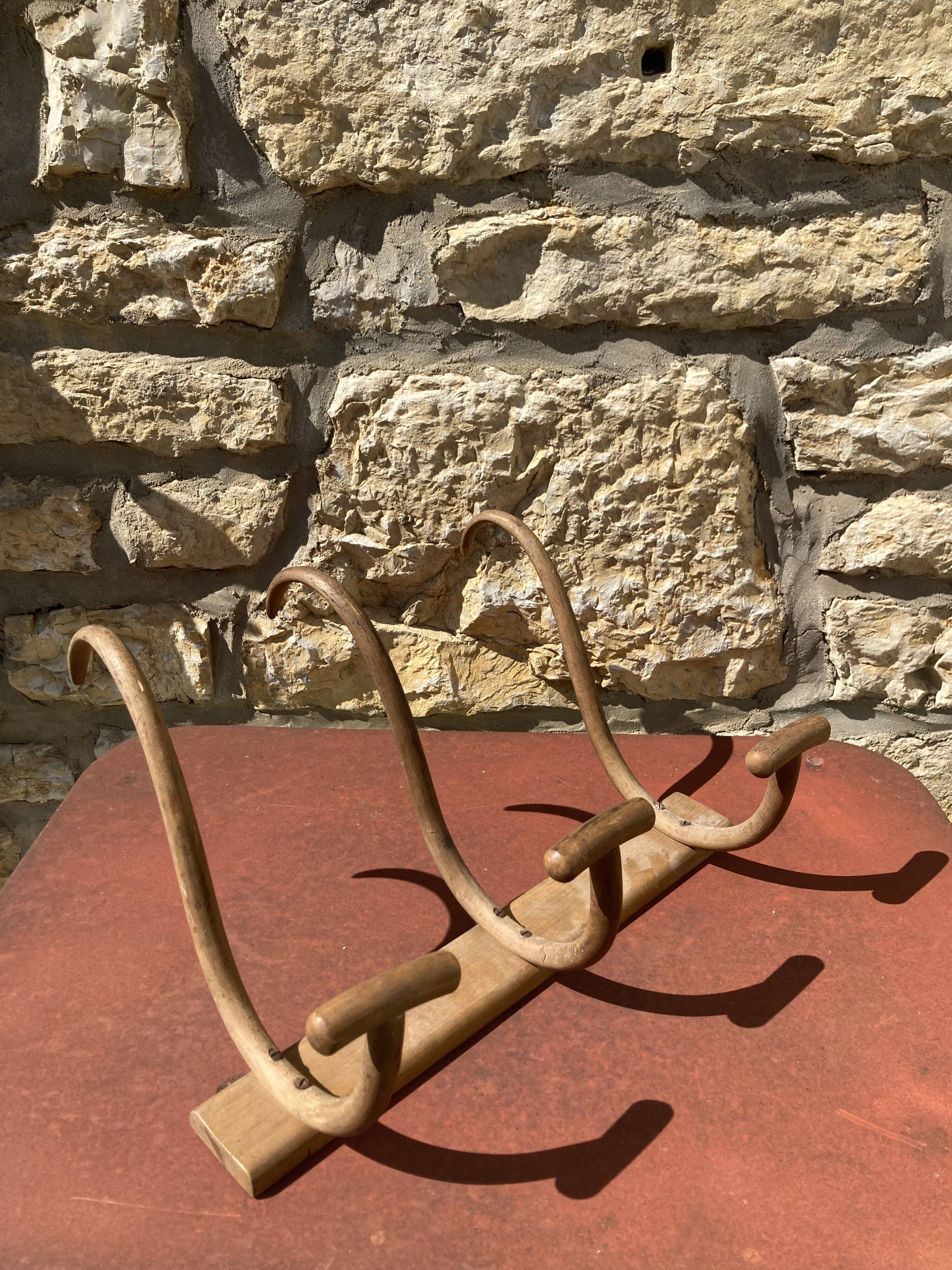Coat rack style thonet