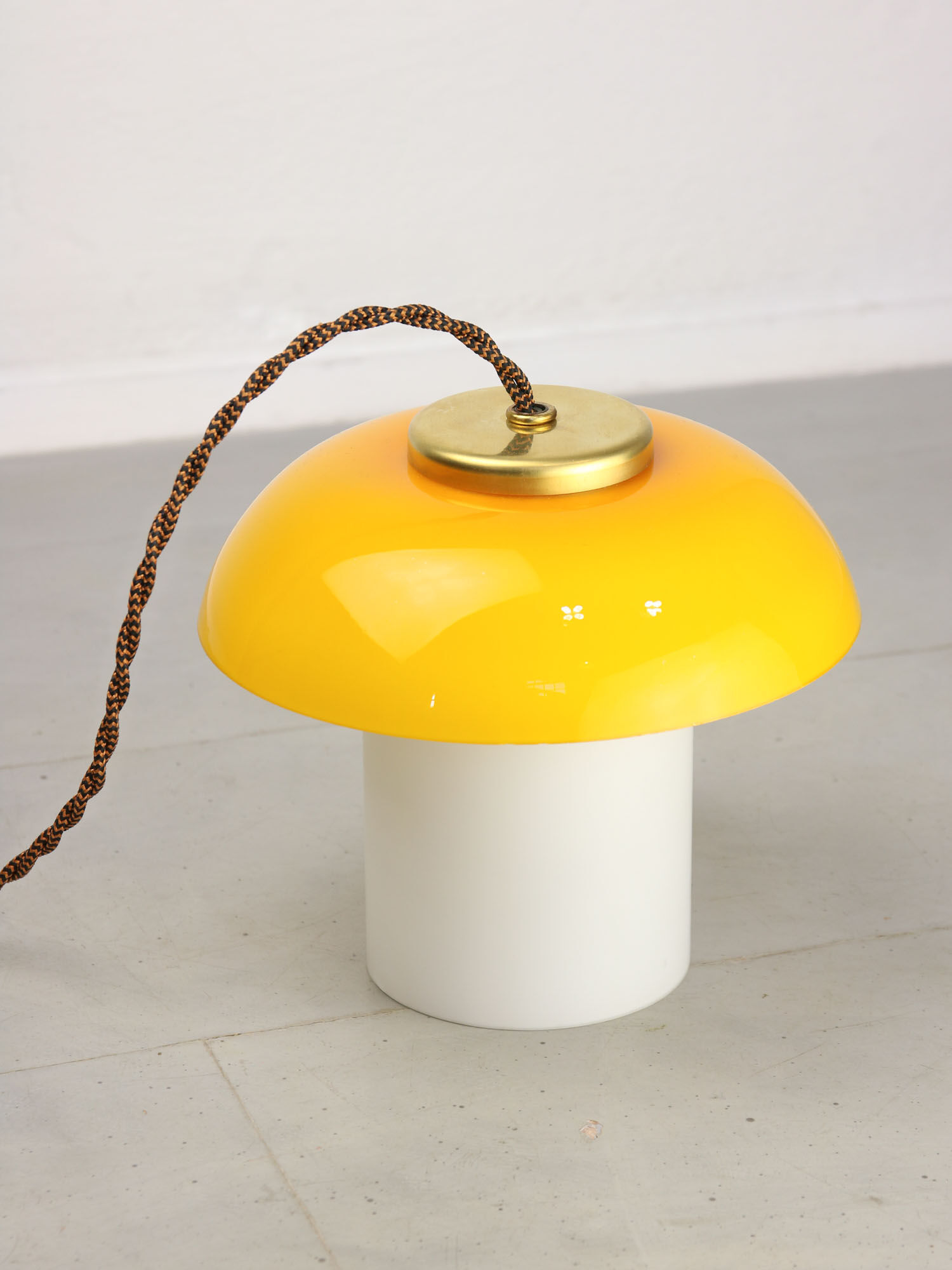 Mid-century yellow glass & brass mushroom table lamp