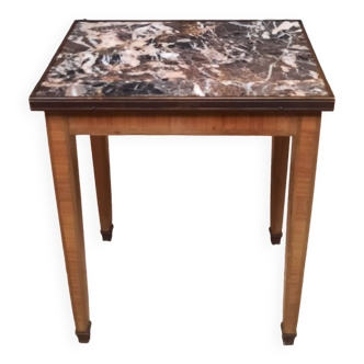 Petite table basse dessu marbre