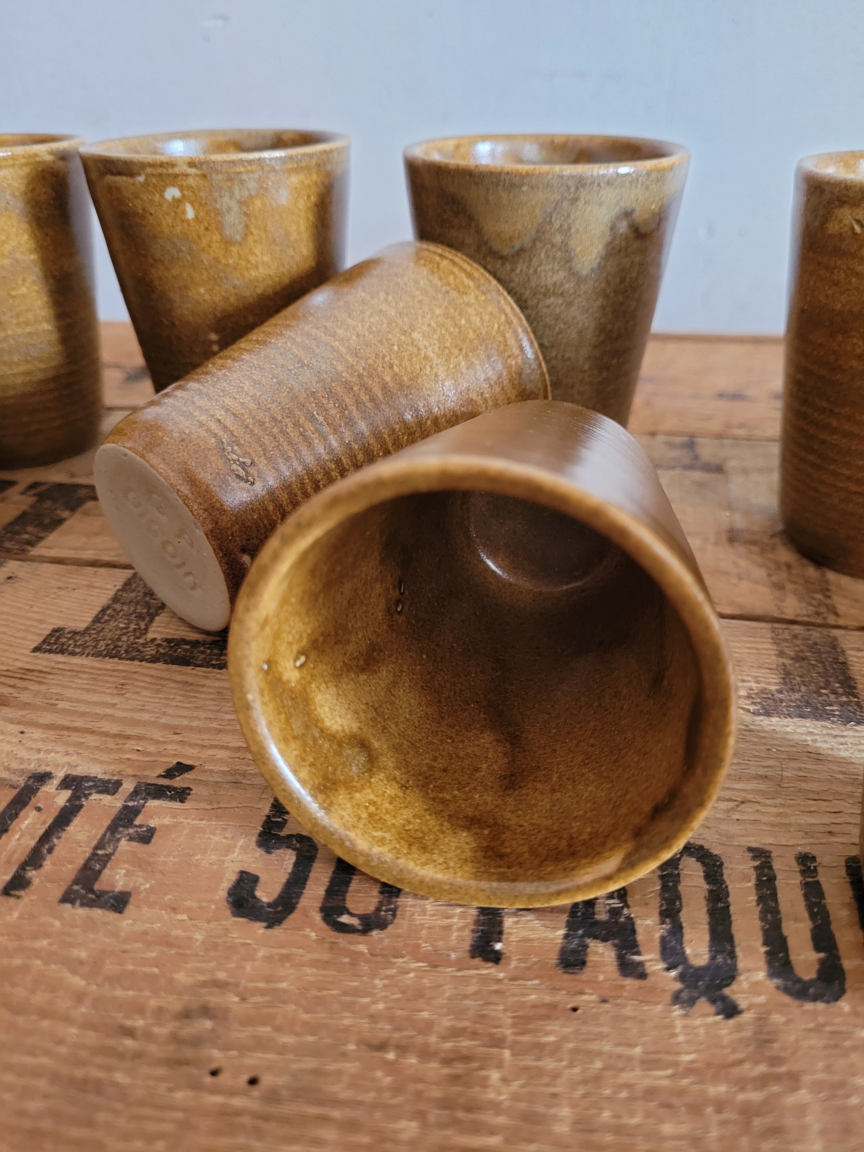 14 cups Digoin sandstone