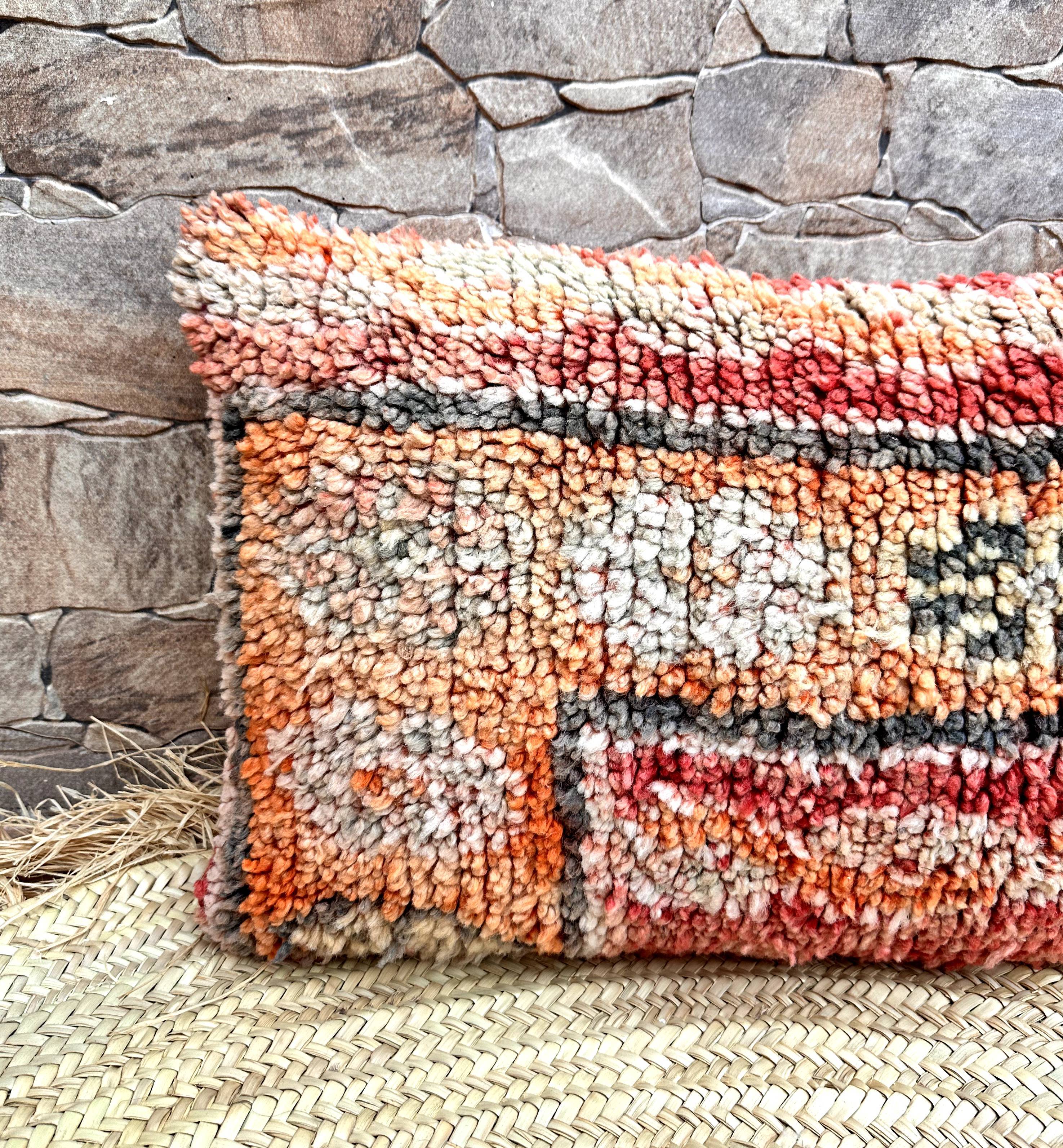 Vintage Moroccan, Berber bujaad pillow, decorative pillow, Berber cushion.