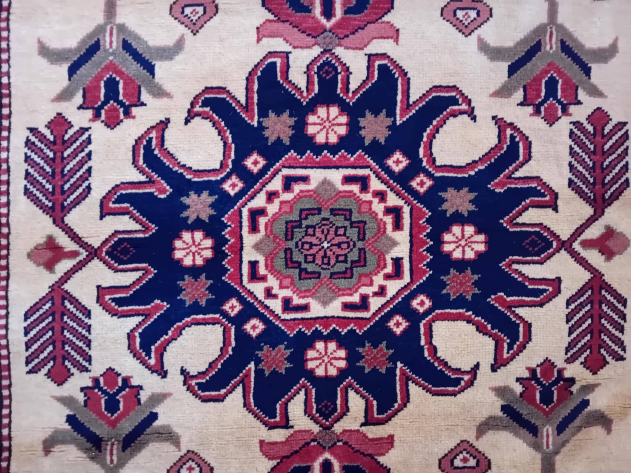 Handmade Pakistani Gazni rug 175x123cm