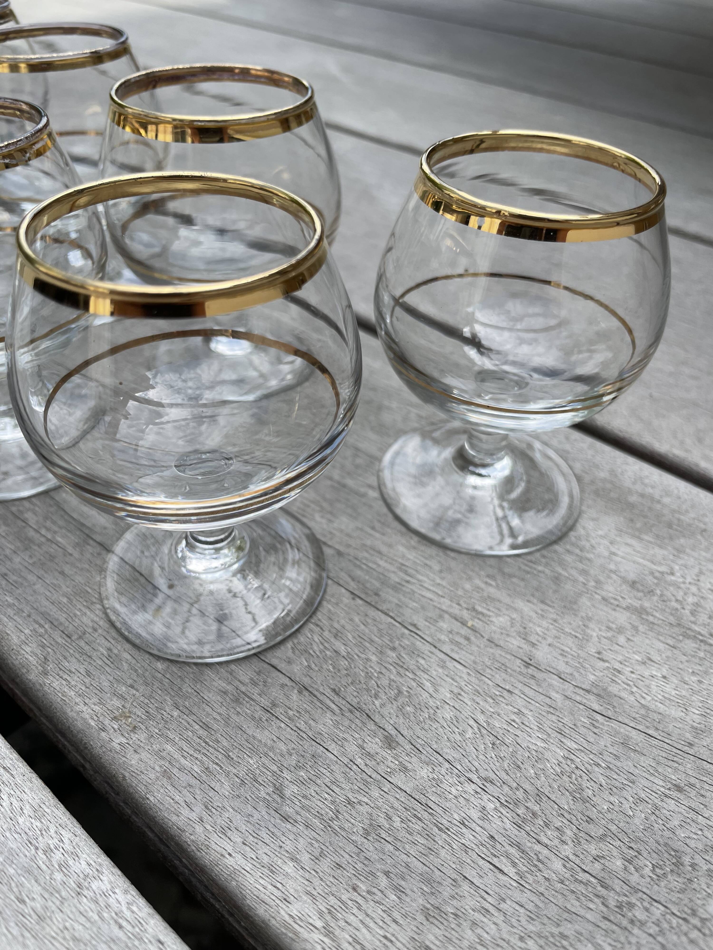 Set of 8 liquor glasses