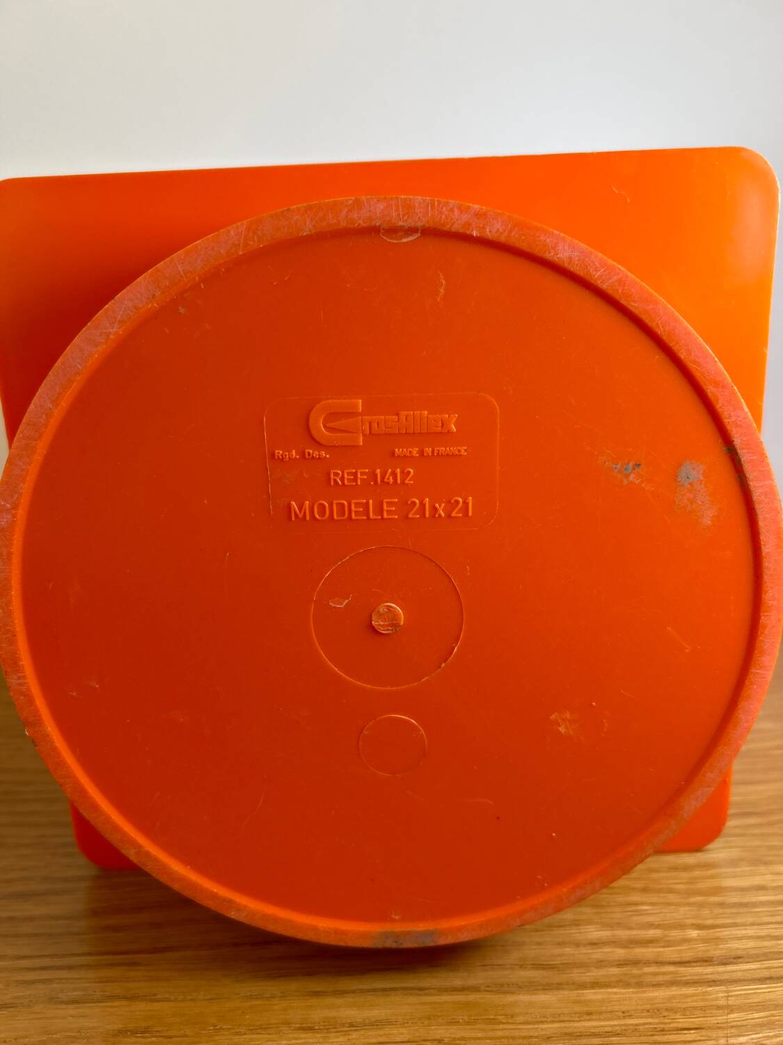 Vintage Grosfillex orange planter