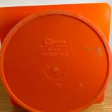 Vintage Grosfillex orange planter