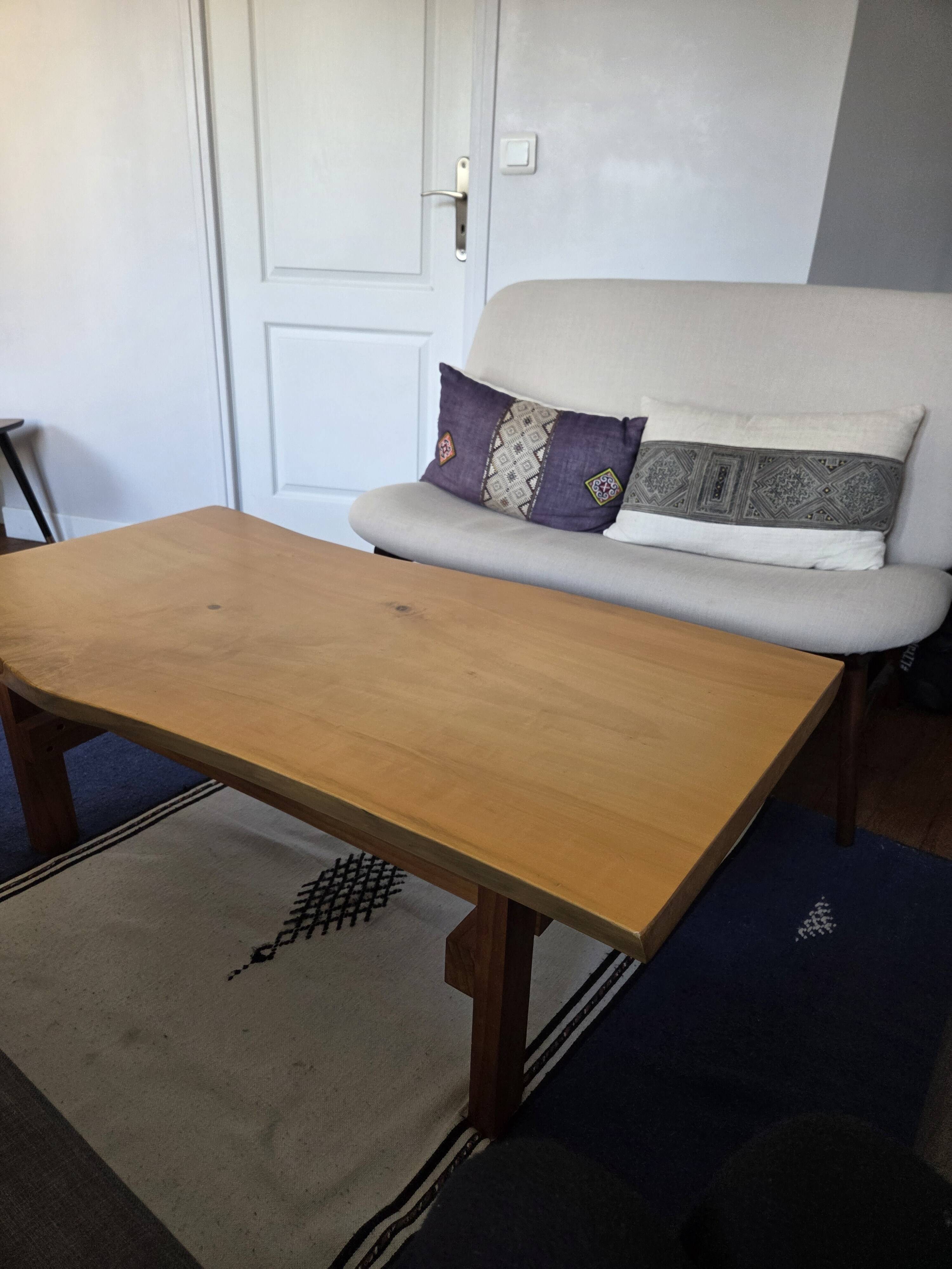 Table basse en bois exotique