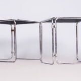 Tables gigognes restaurées du milieu du siècle, acier chromé, verre Opaxit, Tchéquie, années 1960