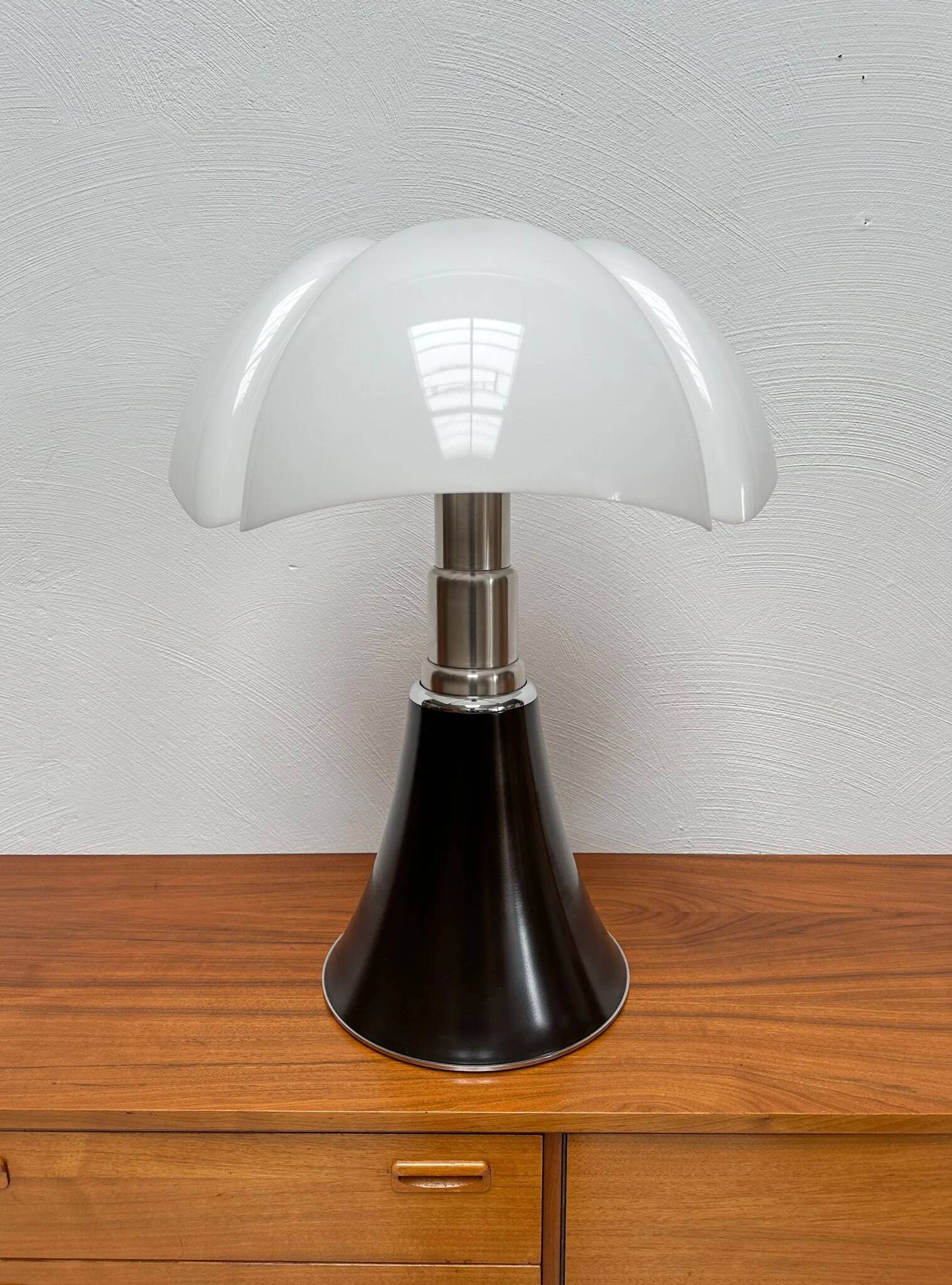 Lampe vintage Pipistrello des années 1970 par Gae Aulenti pour Martinelli Luce