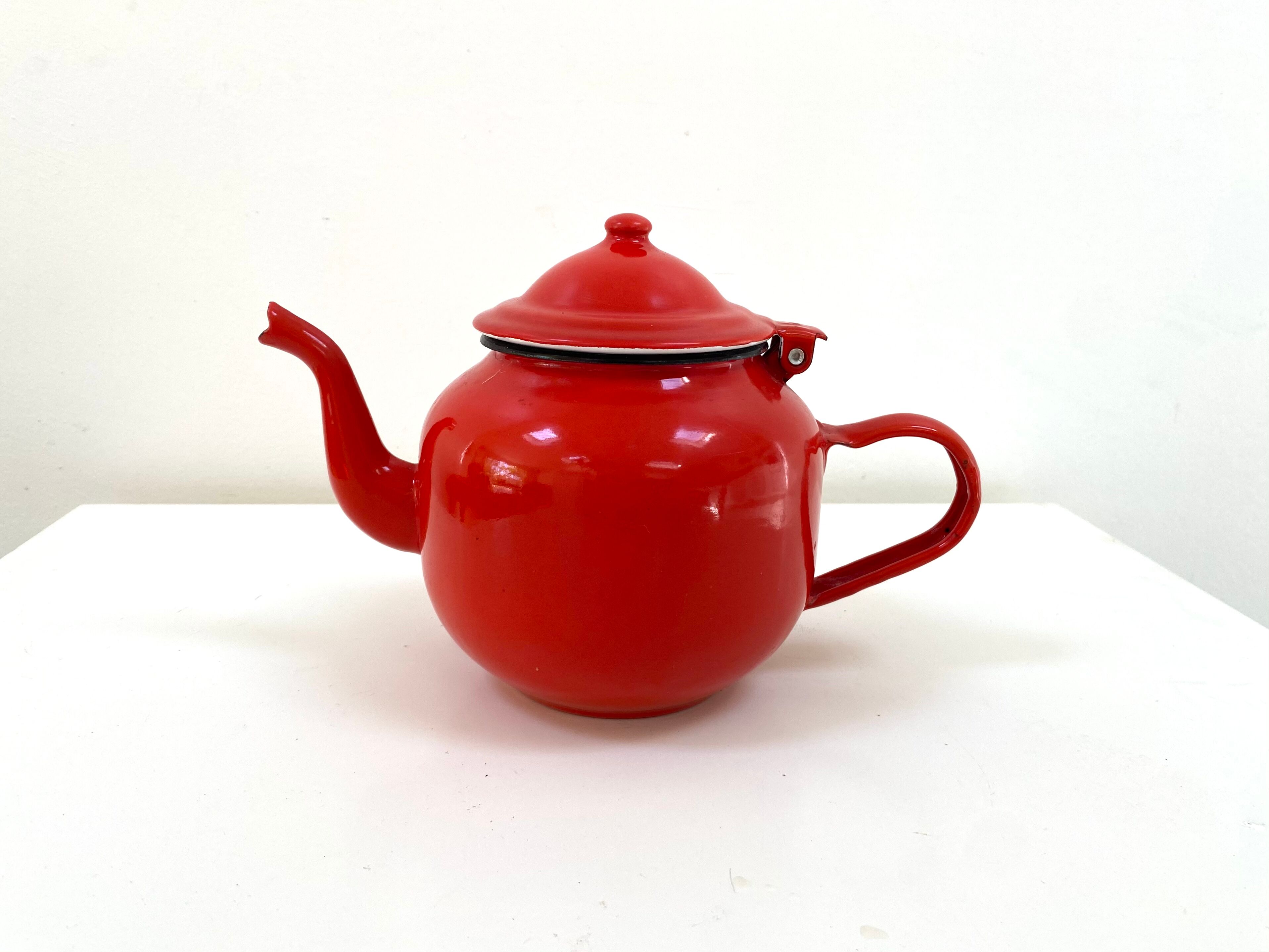 Red enamelled teapot 1 liter from the 70s
