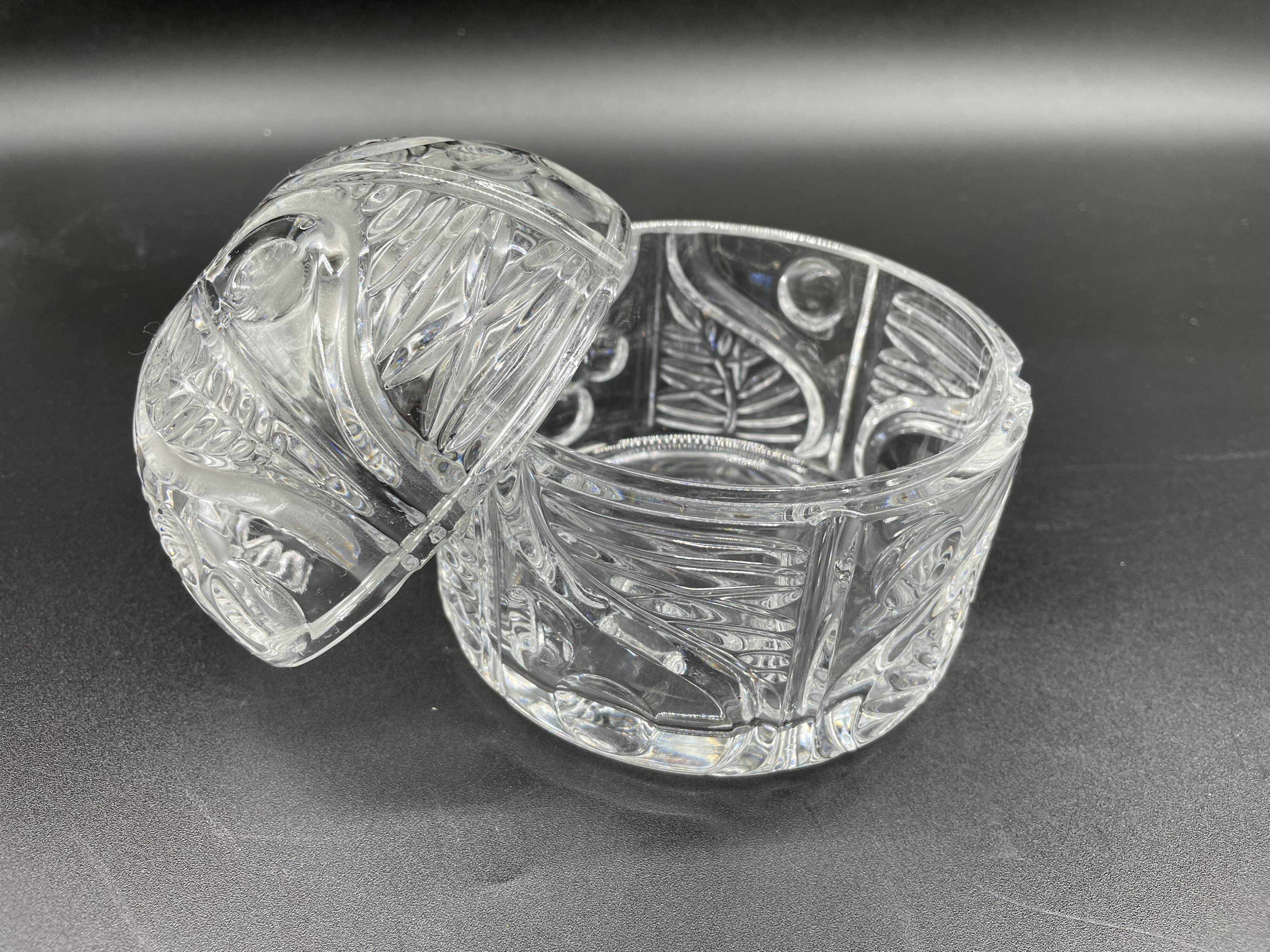 Bohemian crystal bonbonnière 24% PbO – Bohemia Czechoslovakia – Box