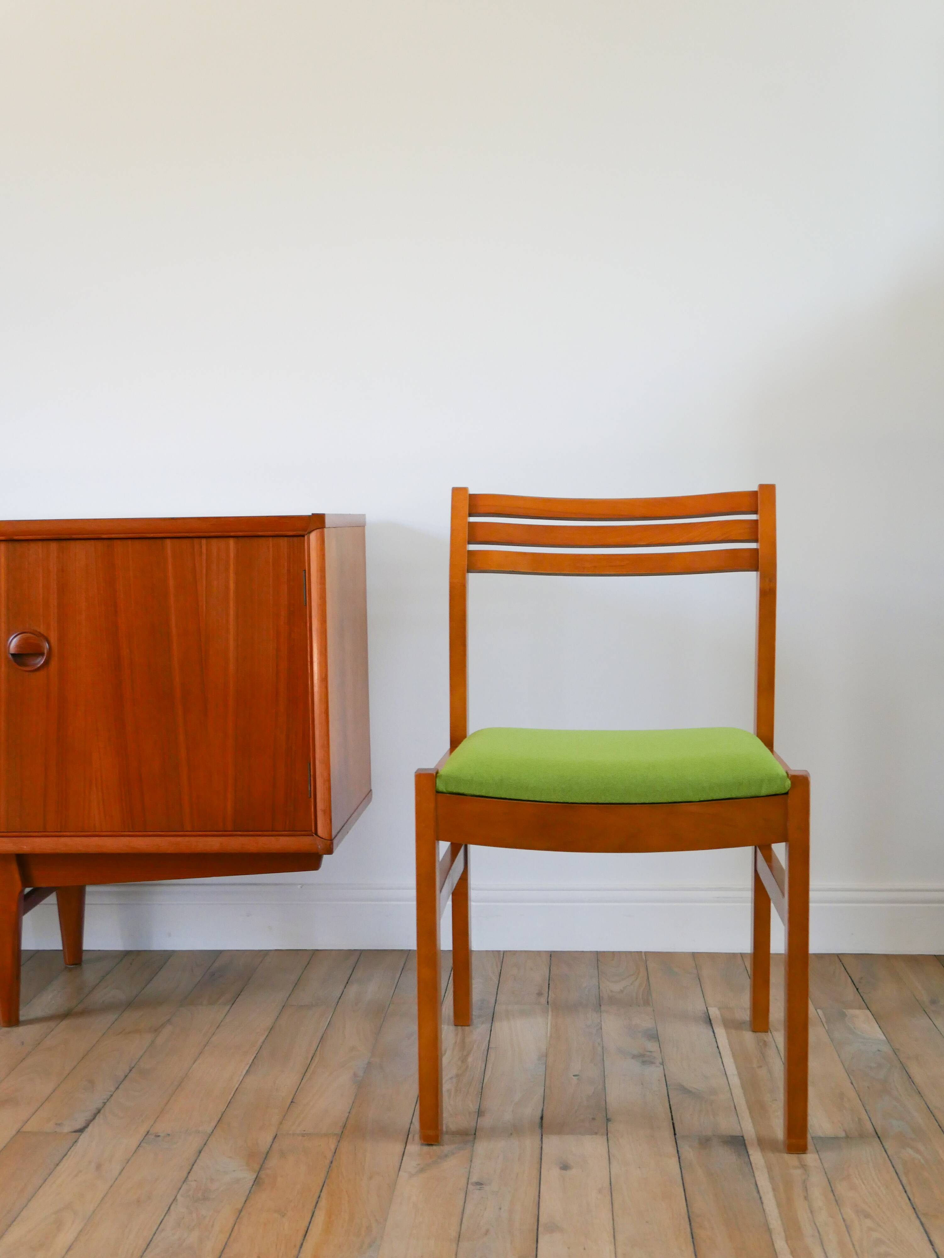 Set of 4 Scandinavian beech wood chairs, green wool, 1960.