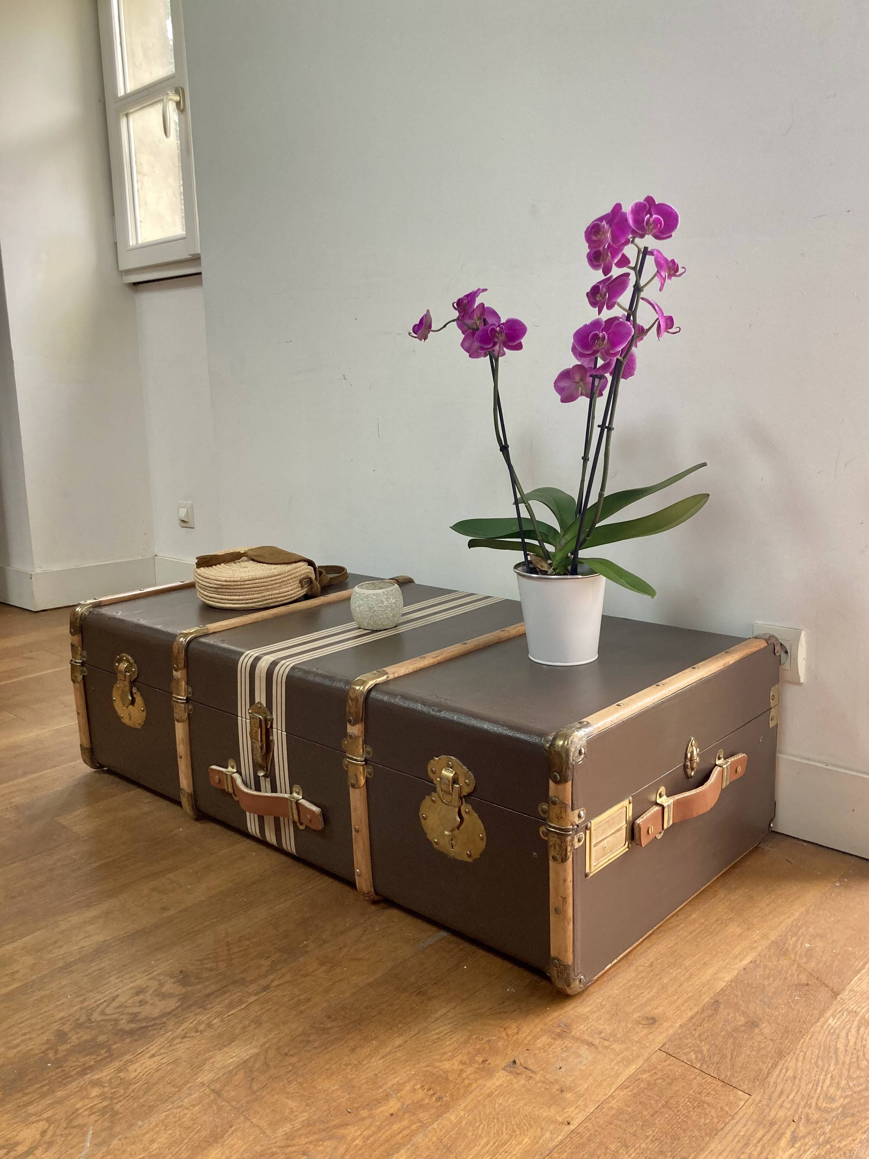 Renovated 1940s old trunk – Vintage coffee table