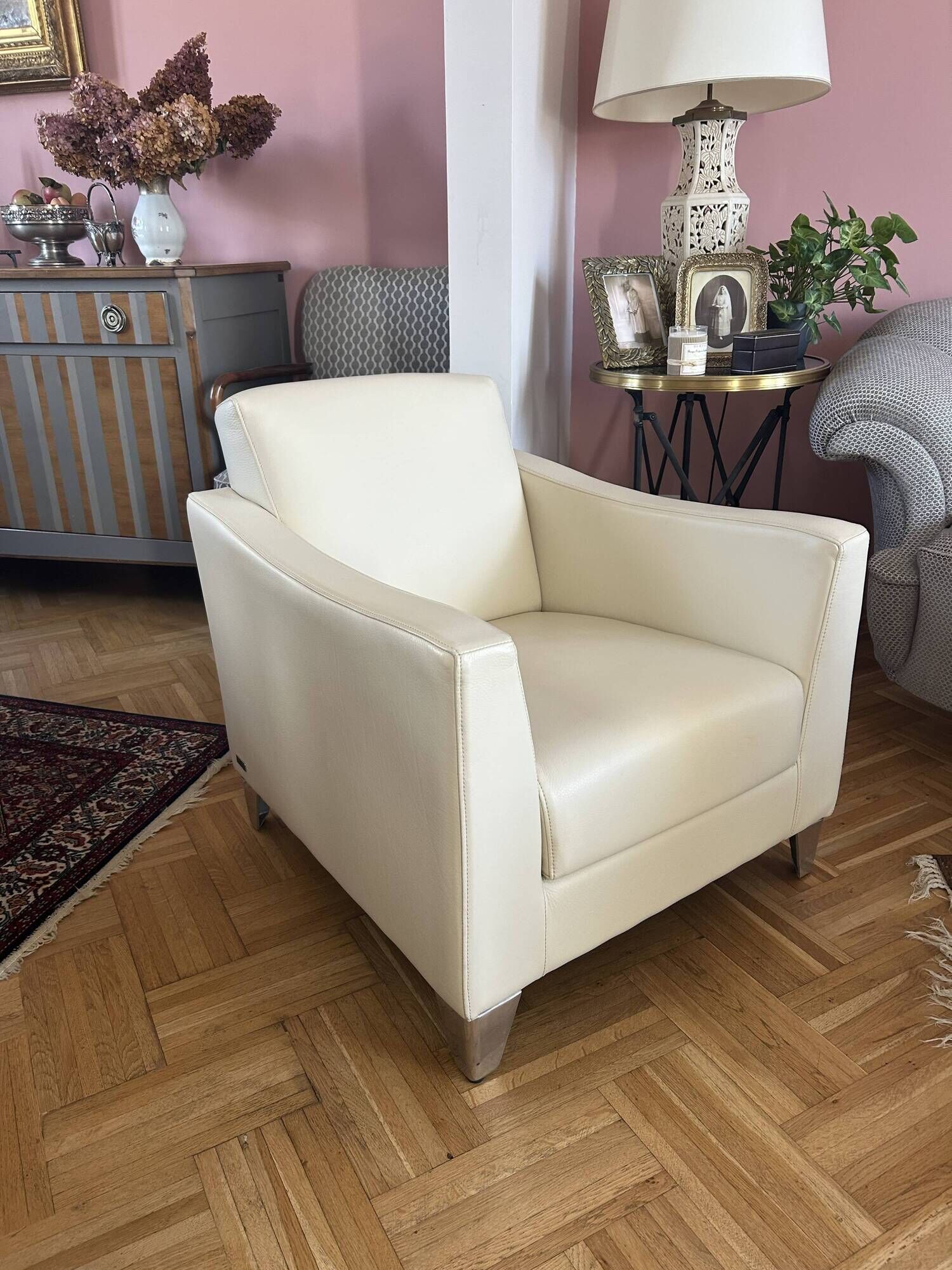High-end burov ivory leather armchair - as new (never used)