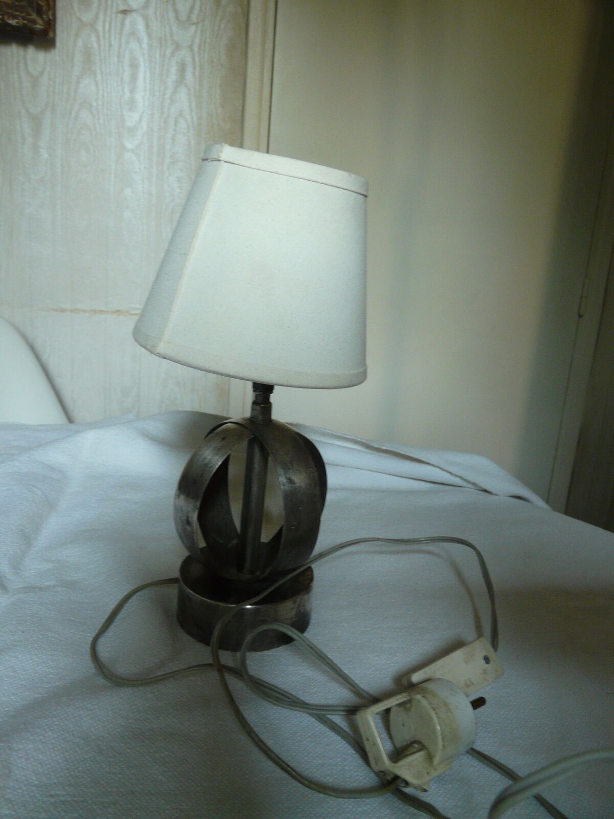 Ball foot lamp with metal blade from the 60's