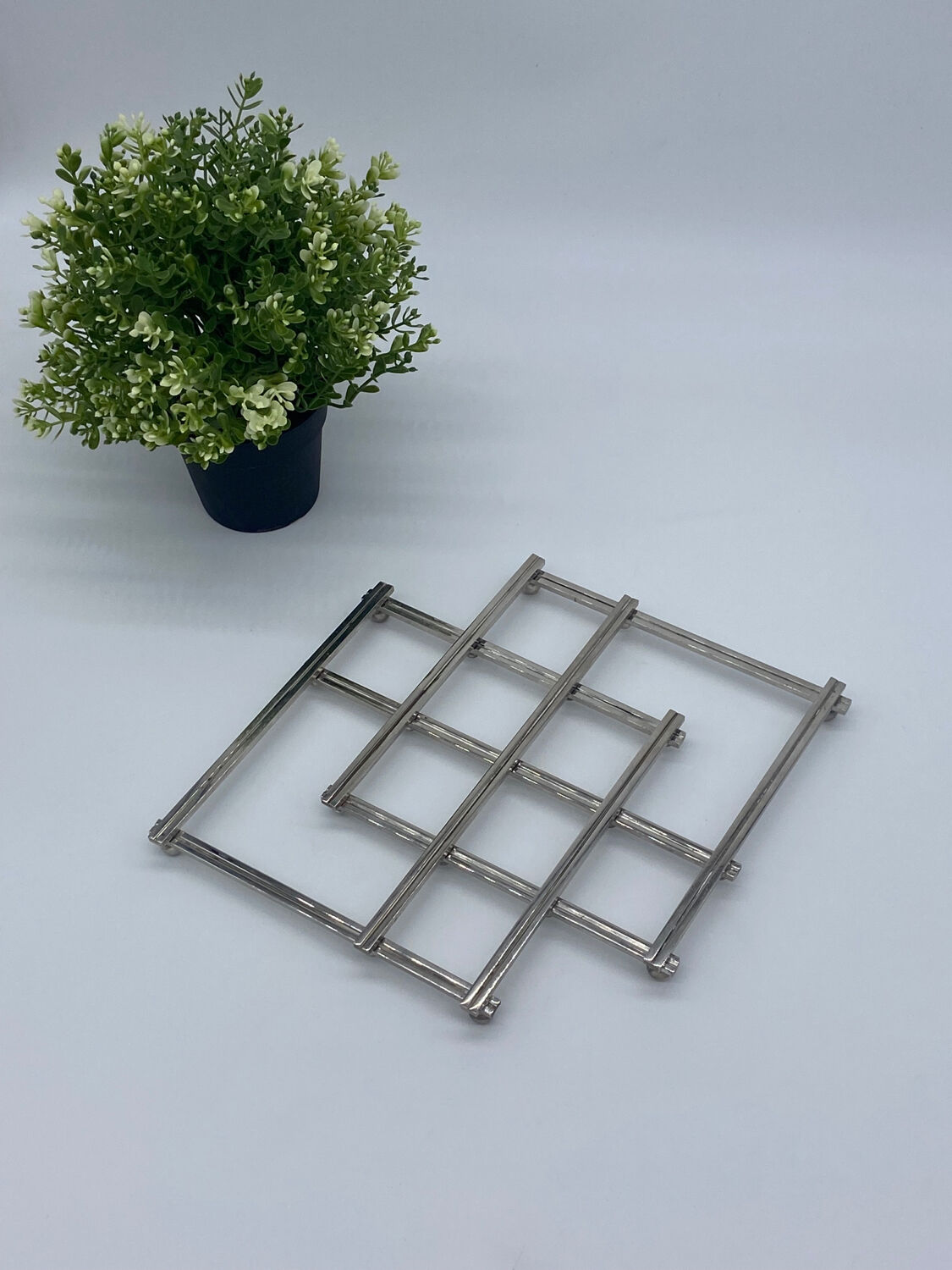 Trivet, silver metal, art deco, vintage, extendable