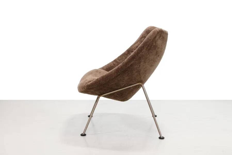 Artifort Oyster model F157 armchair by Pierre Paulin, 1950s