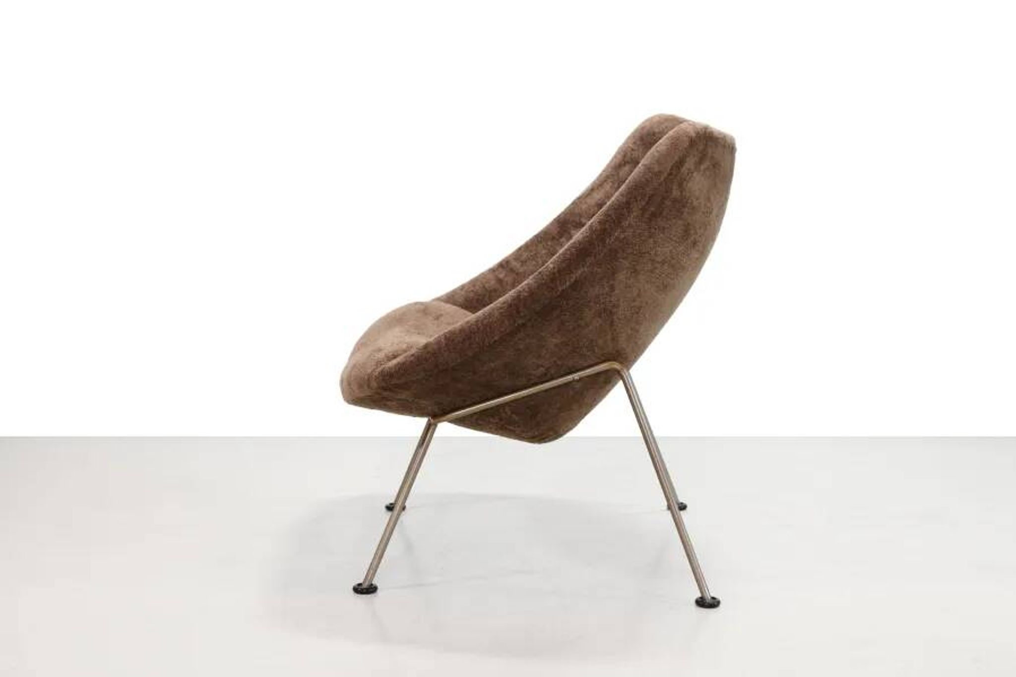 Artifort Oyster model F157 armchair by Pierre Paulin, 1950s