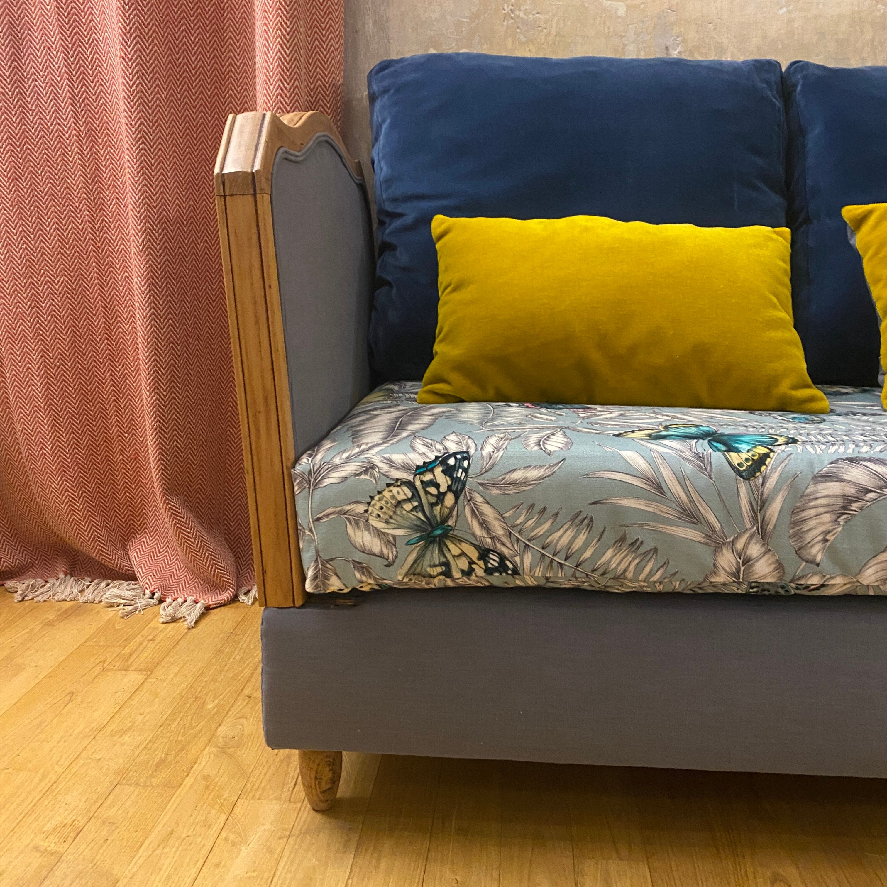 Swallow bench Thevenon Fabric - Completely redone Fabrics Upcycling