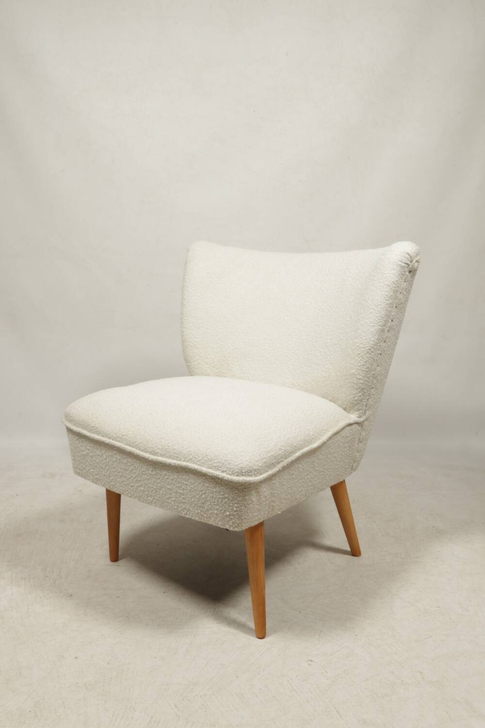 Vintage cocktail chair beige boucle expo 58