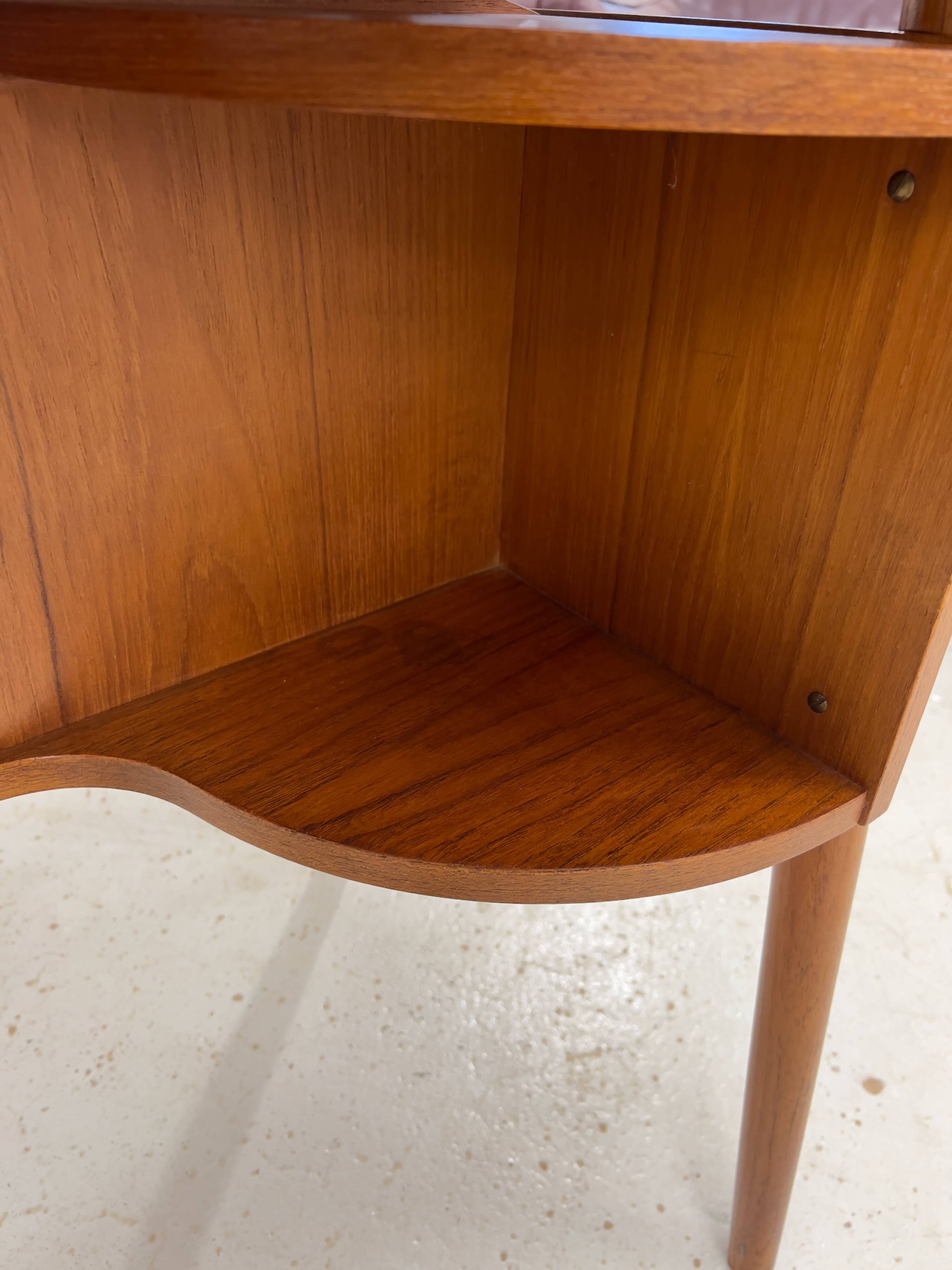Petite Teak Desk By Gunnar Nielsen For Tibergaarden