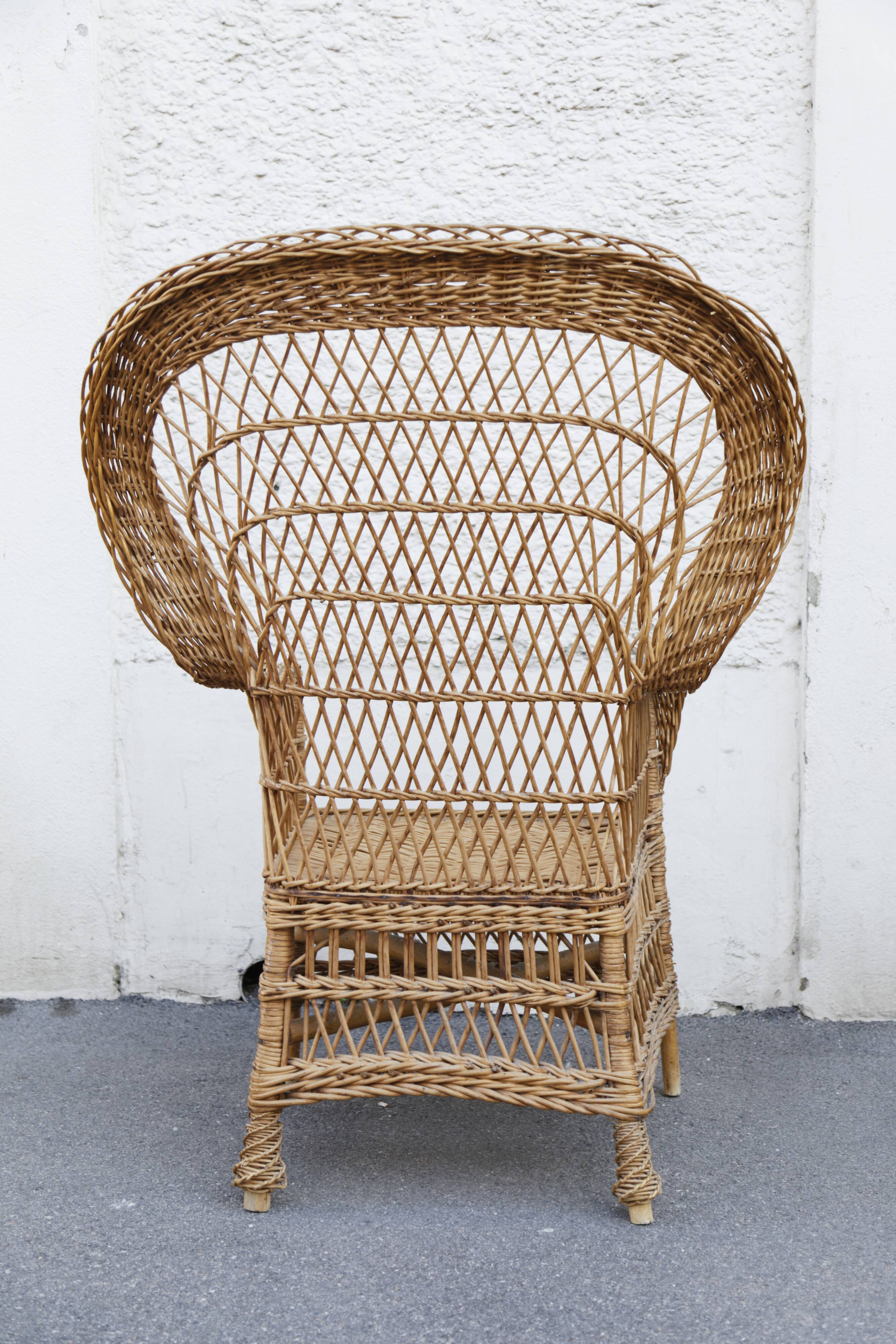 Armchair rotin braided