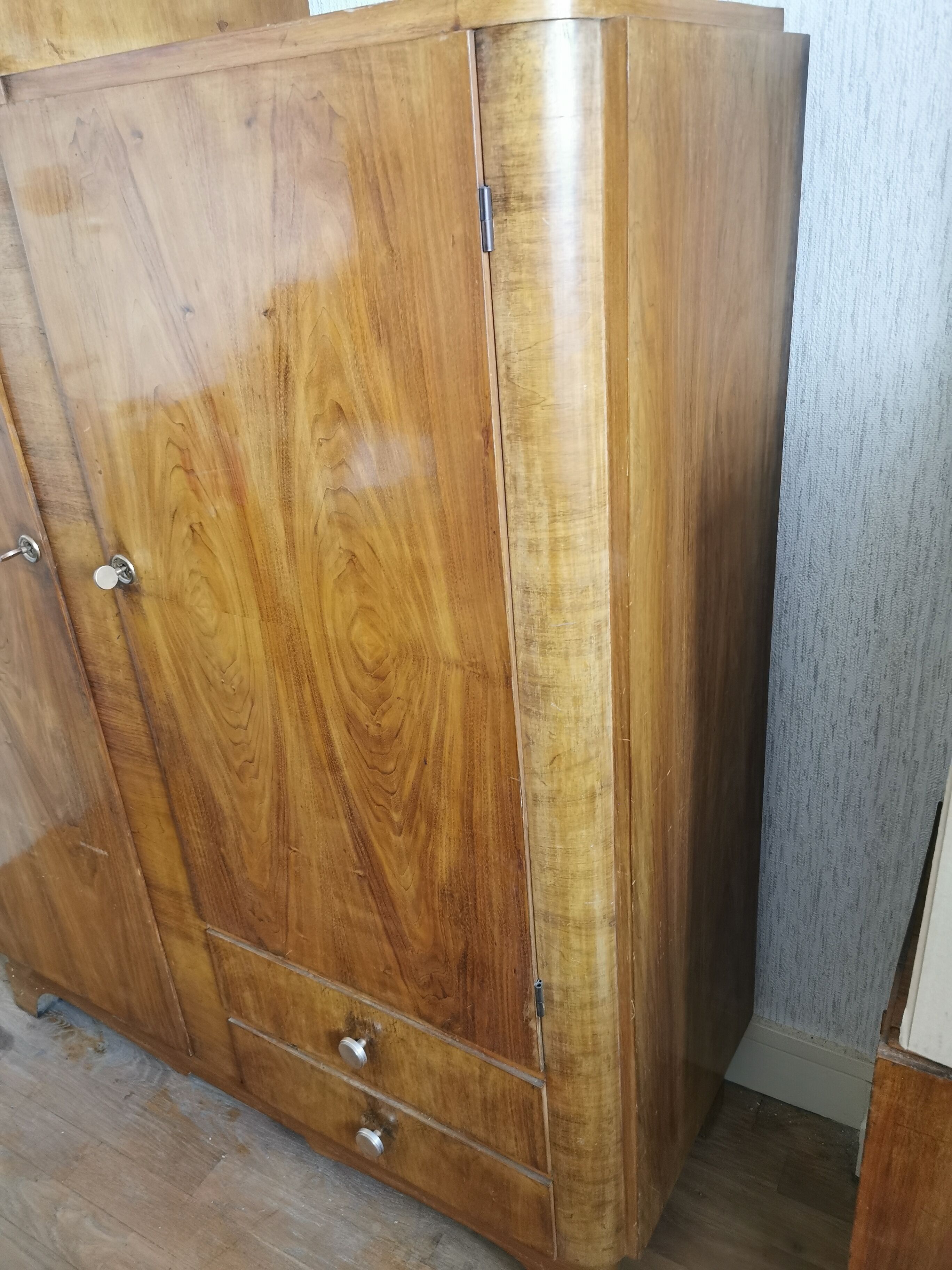 Vintage asymmetric cabinet