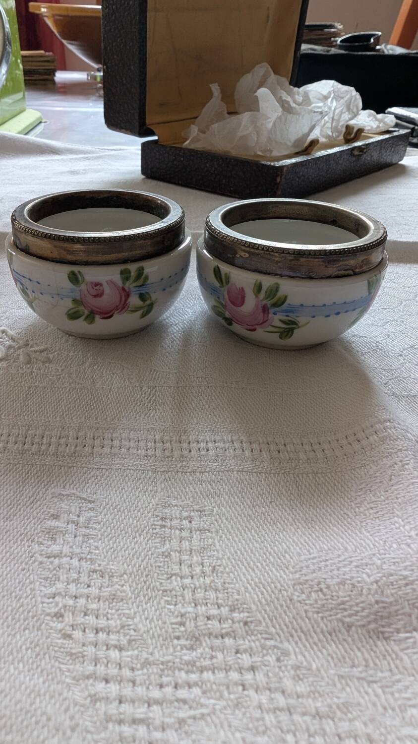 Pair of Art Deco salt cellars in Limoges porcelain