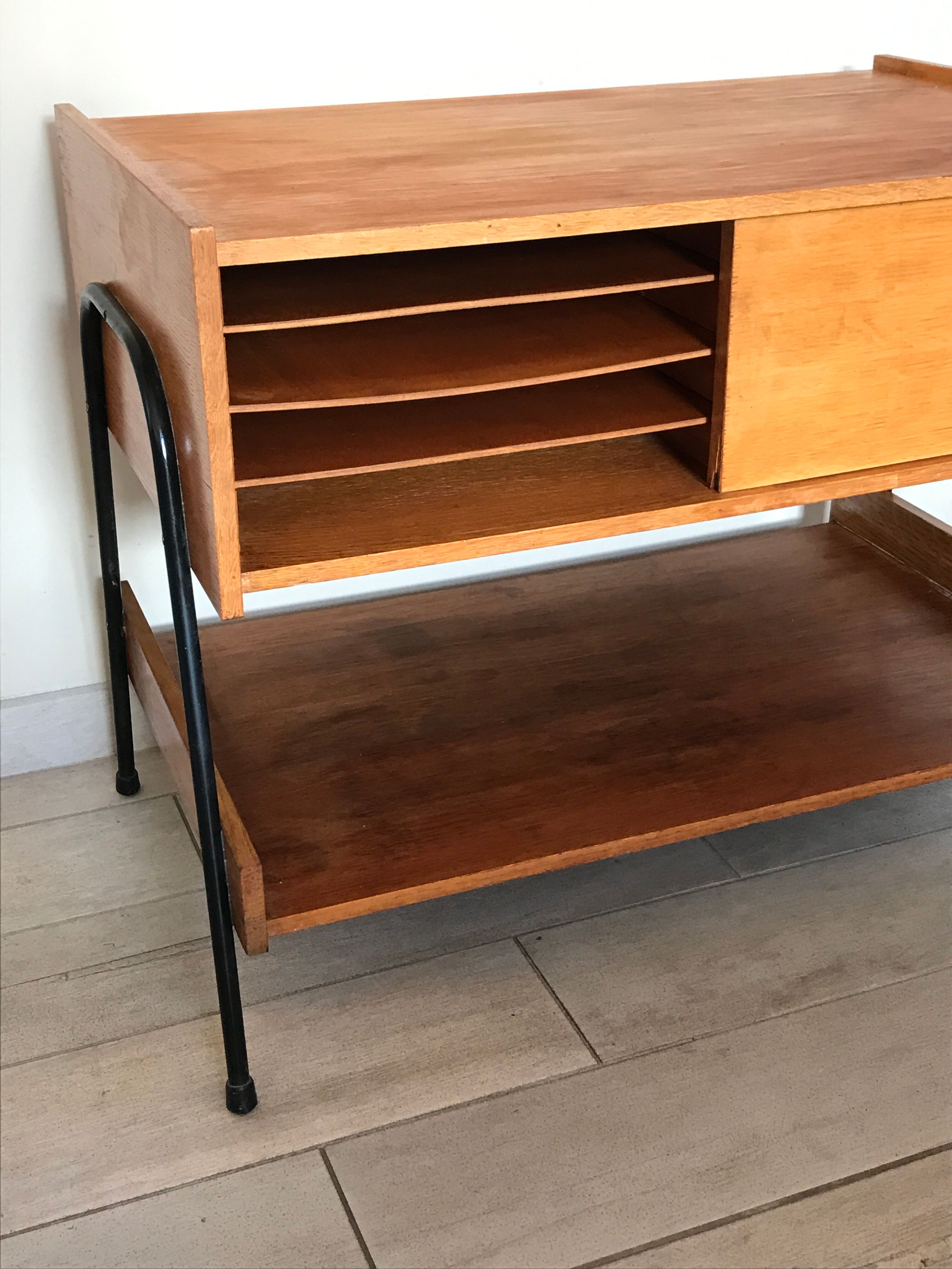 Meuble pied métal design vintage années 60