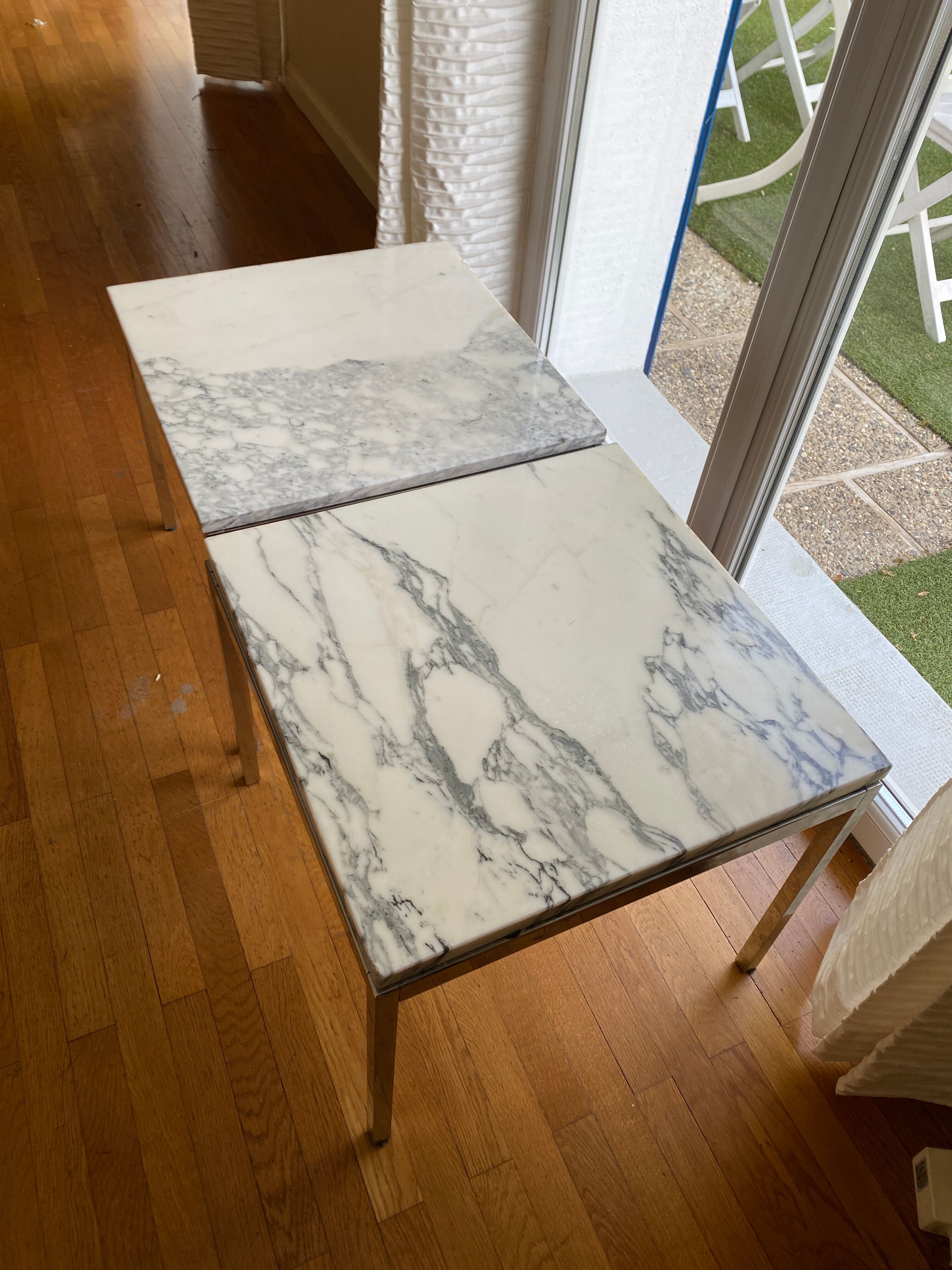 Pair of white marble coffee tables Florence Knoll
