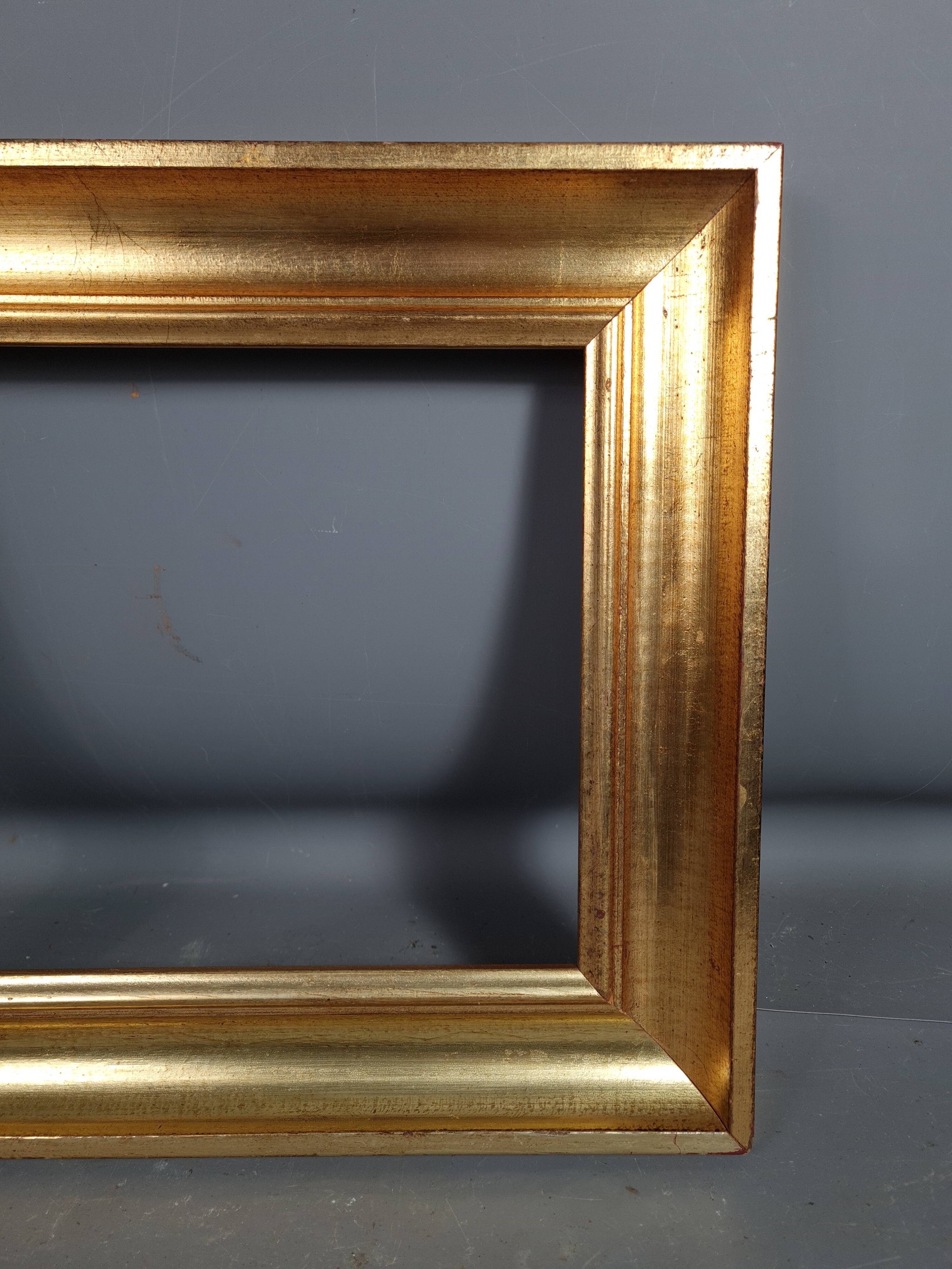 Cadre bois profil creux doré feuille d'or 35,5x32 feuillure  25x22 cm