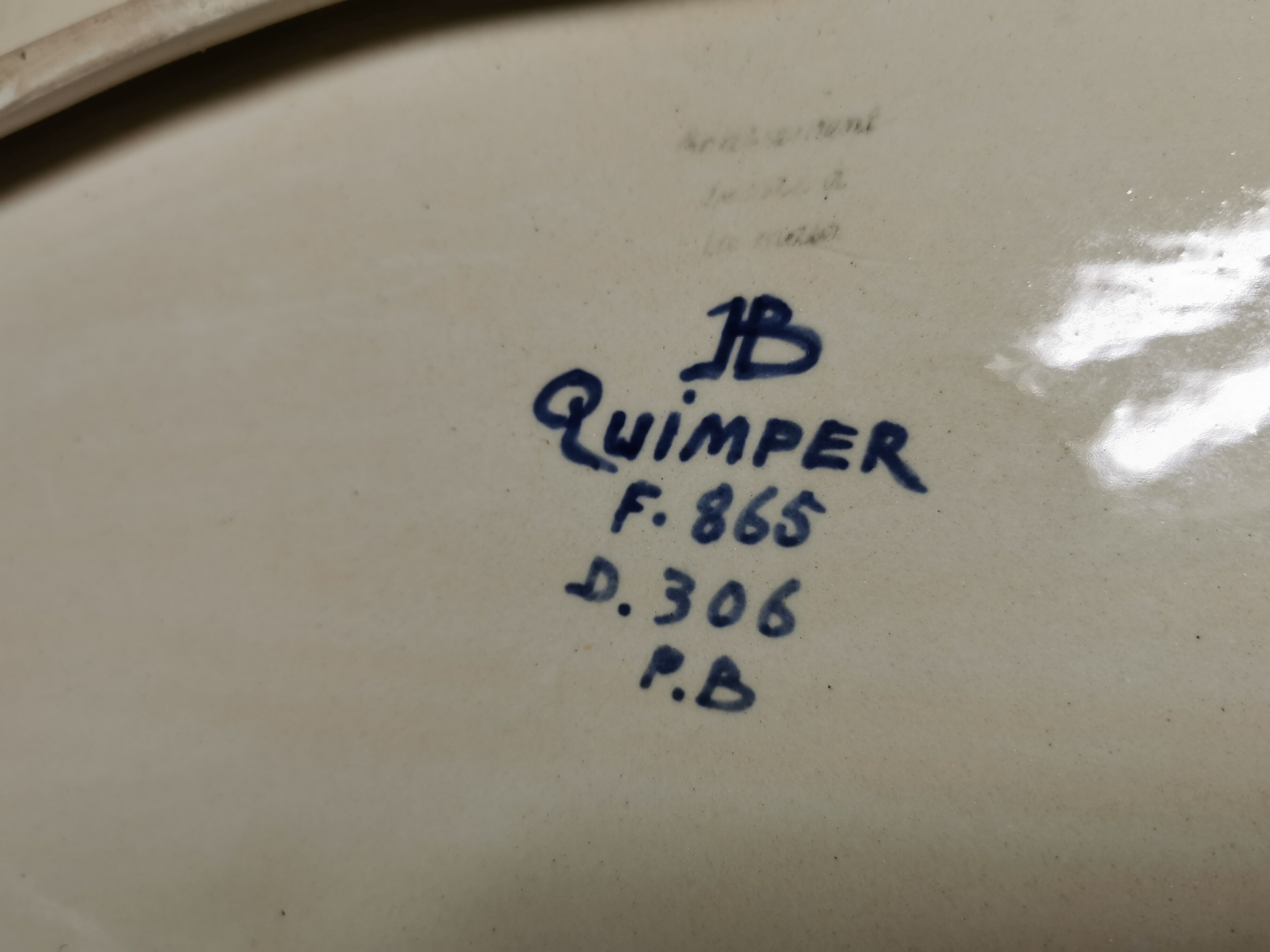 Plat à poisson zoomorphe en faience de quimper hb