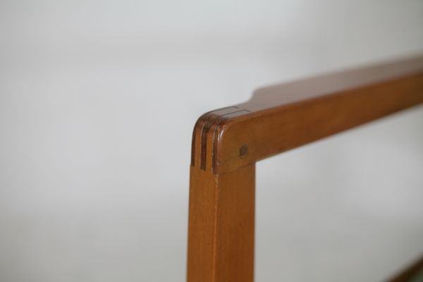 Fauteuil scandinave, bois et simili-cuir, circa 1975