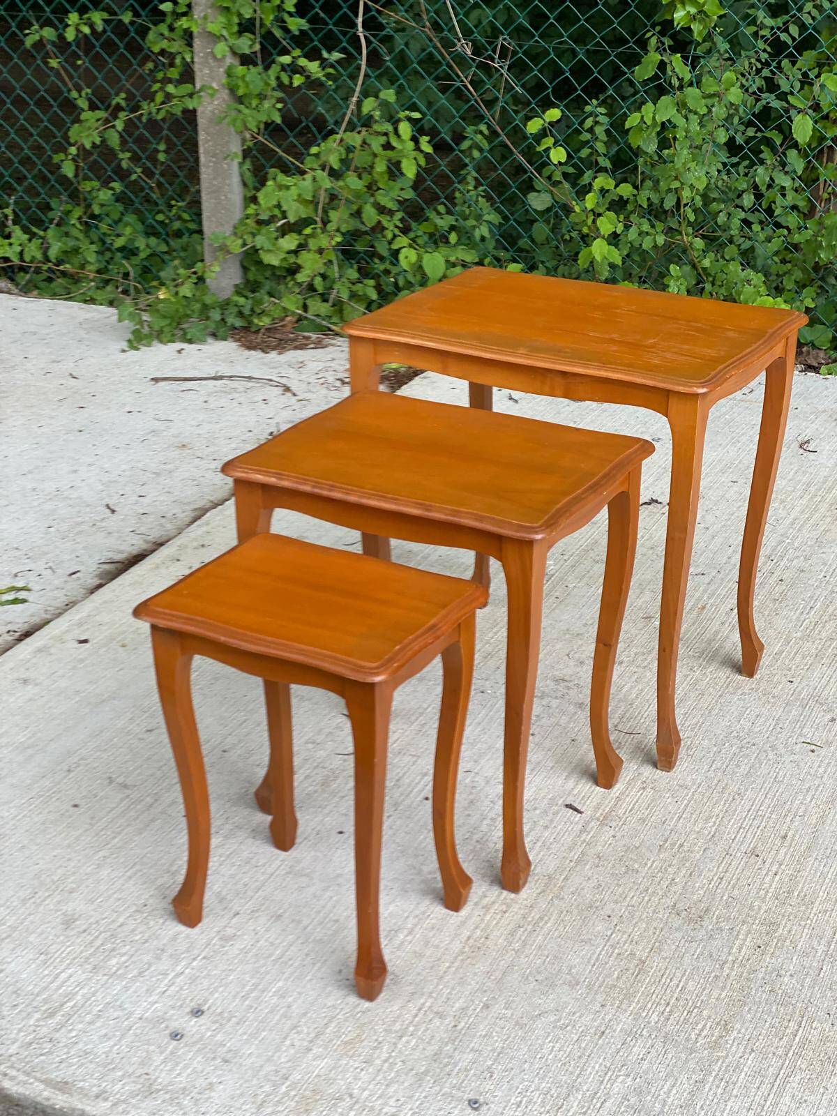 3 Louis XV solid wood nesting coffee tables
