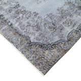 Hand-knotted distressed oriental 1980s 158 cm x 267 cm grey carpet