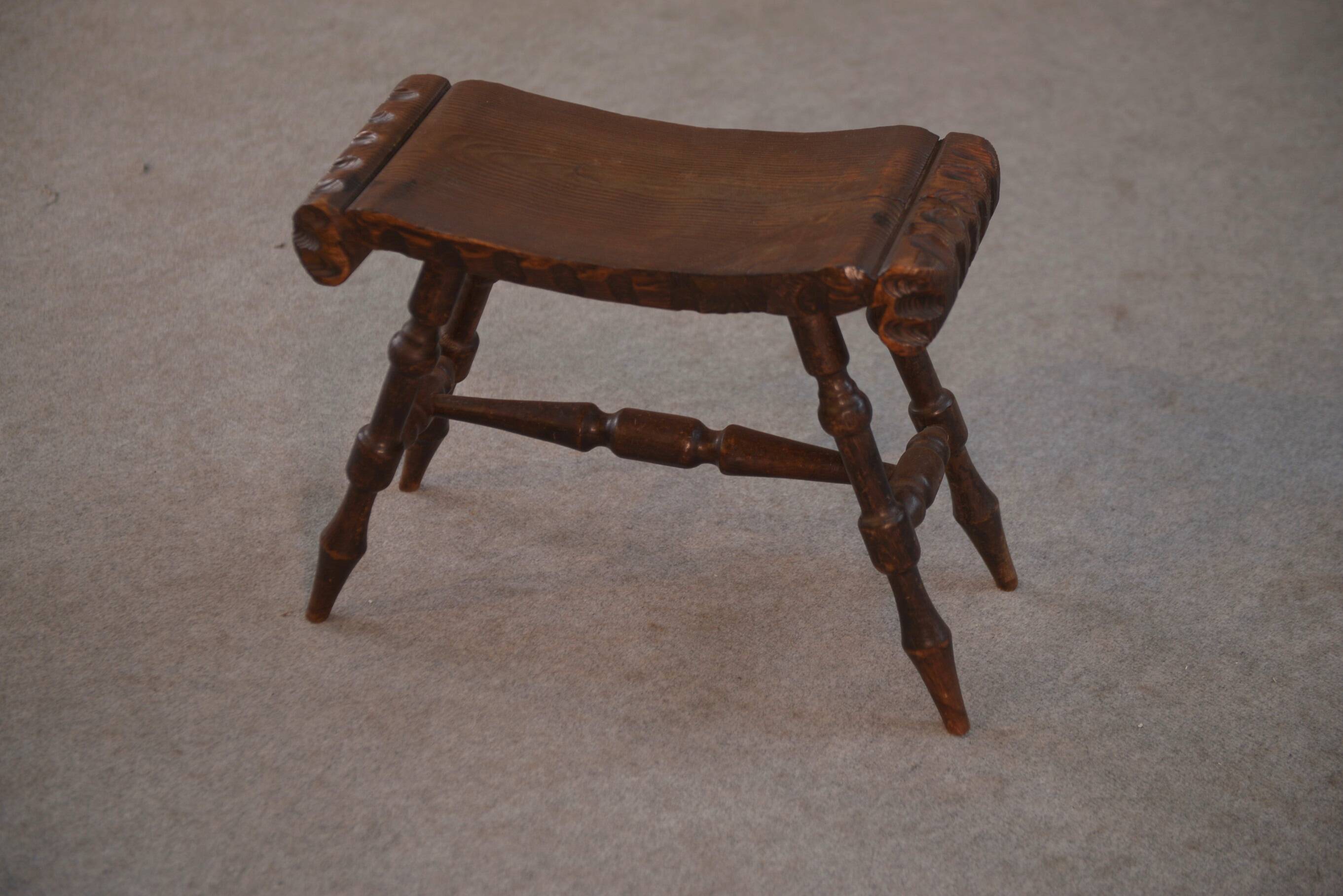 Tabouret rustique en pin 1960