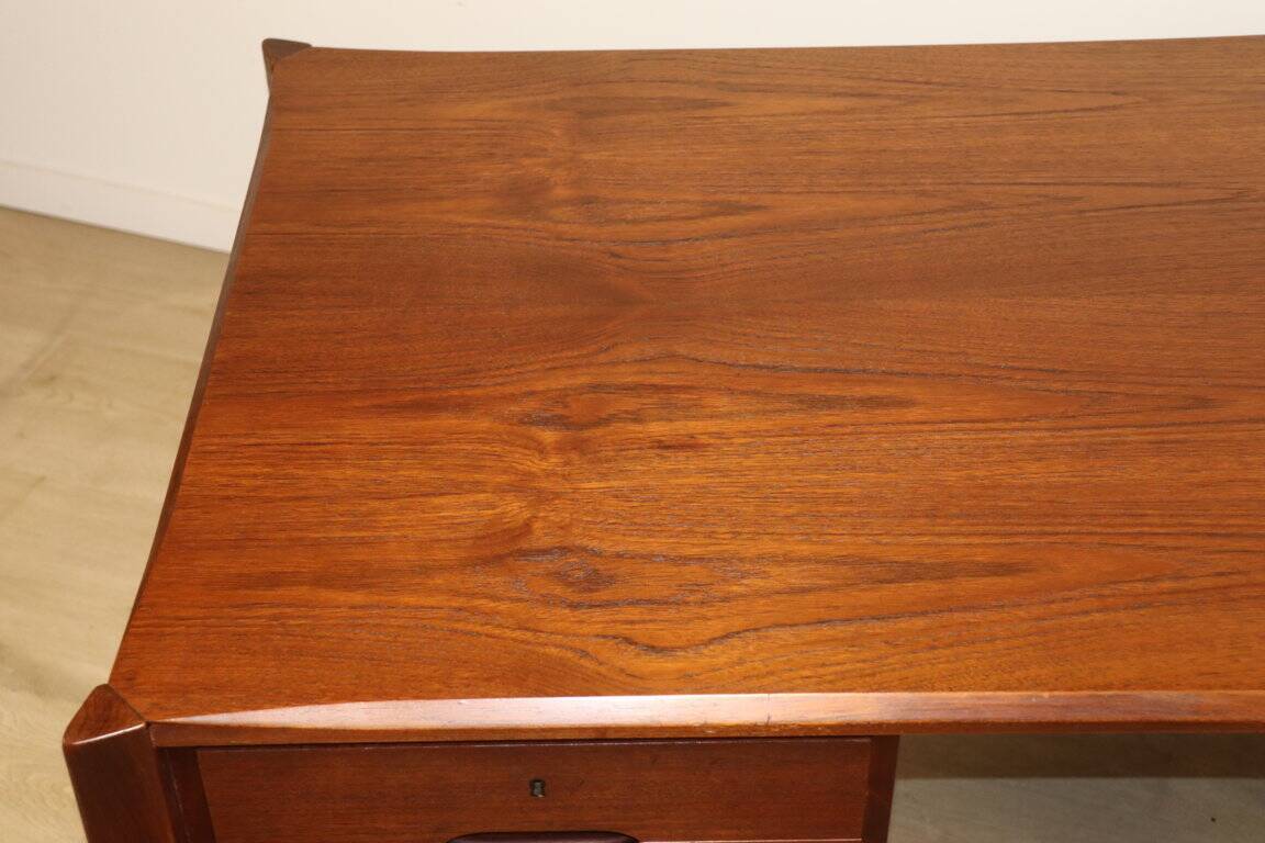 Vintage desk by Wilhelm Renz in double-sided teak, 1960s