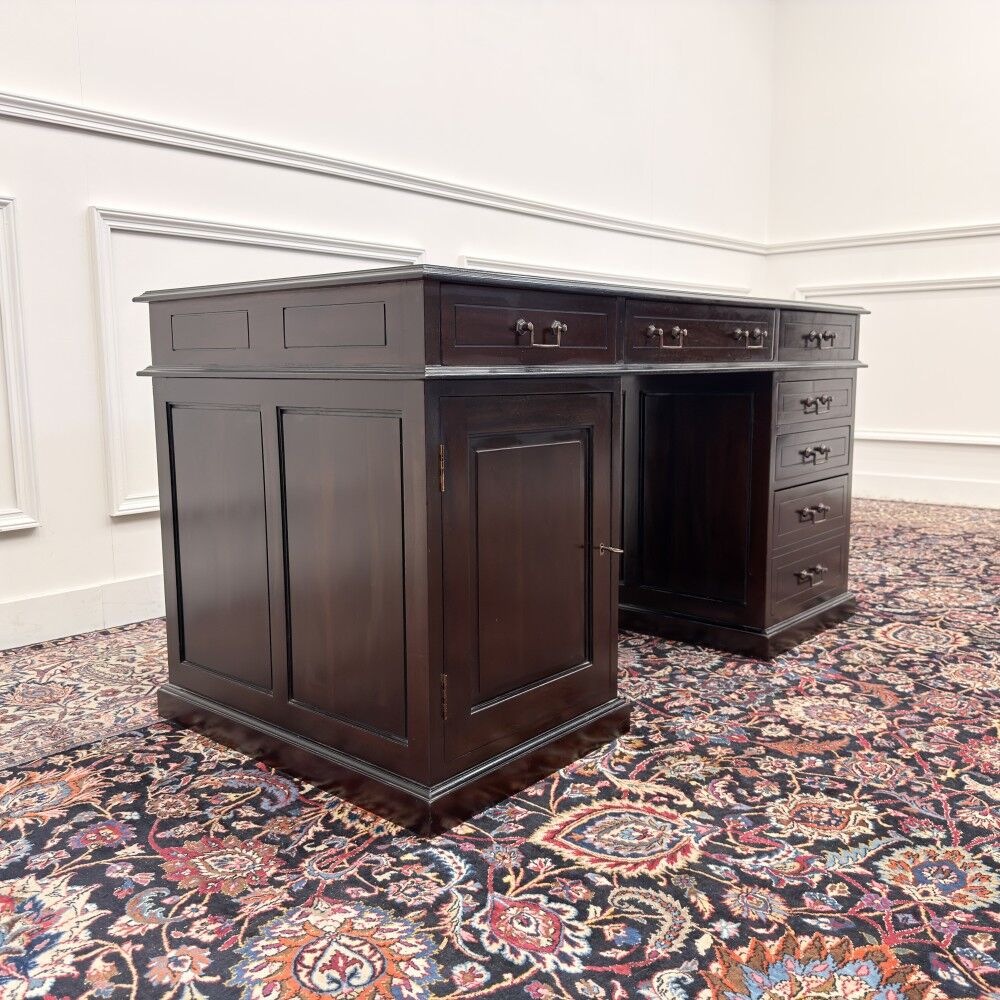 Bureau anglais classique avec incrustation en cuir
