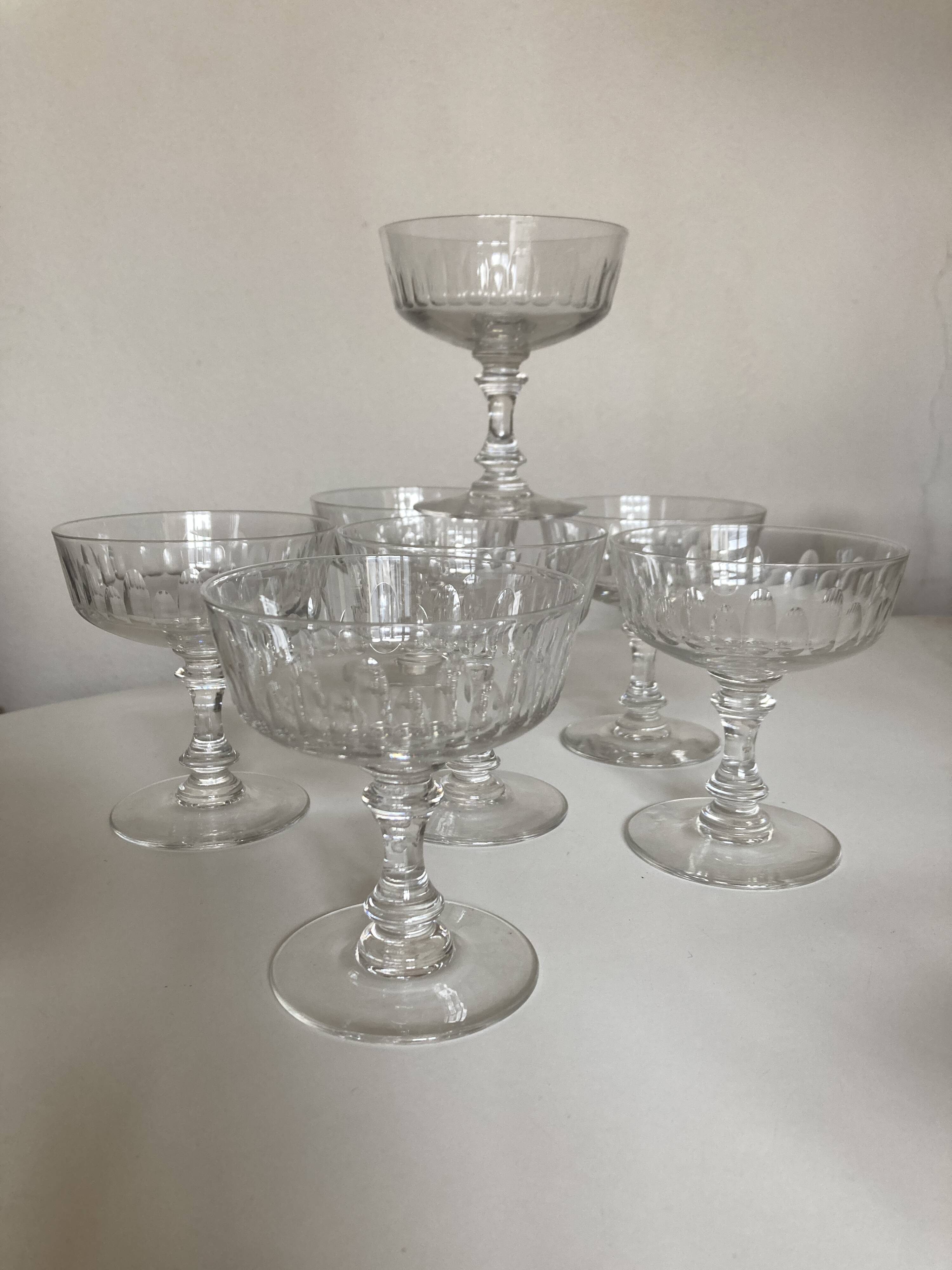 set de 7 coupes à champagne a cotes plates 19e en cristal sonnant