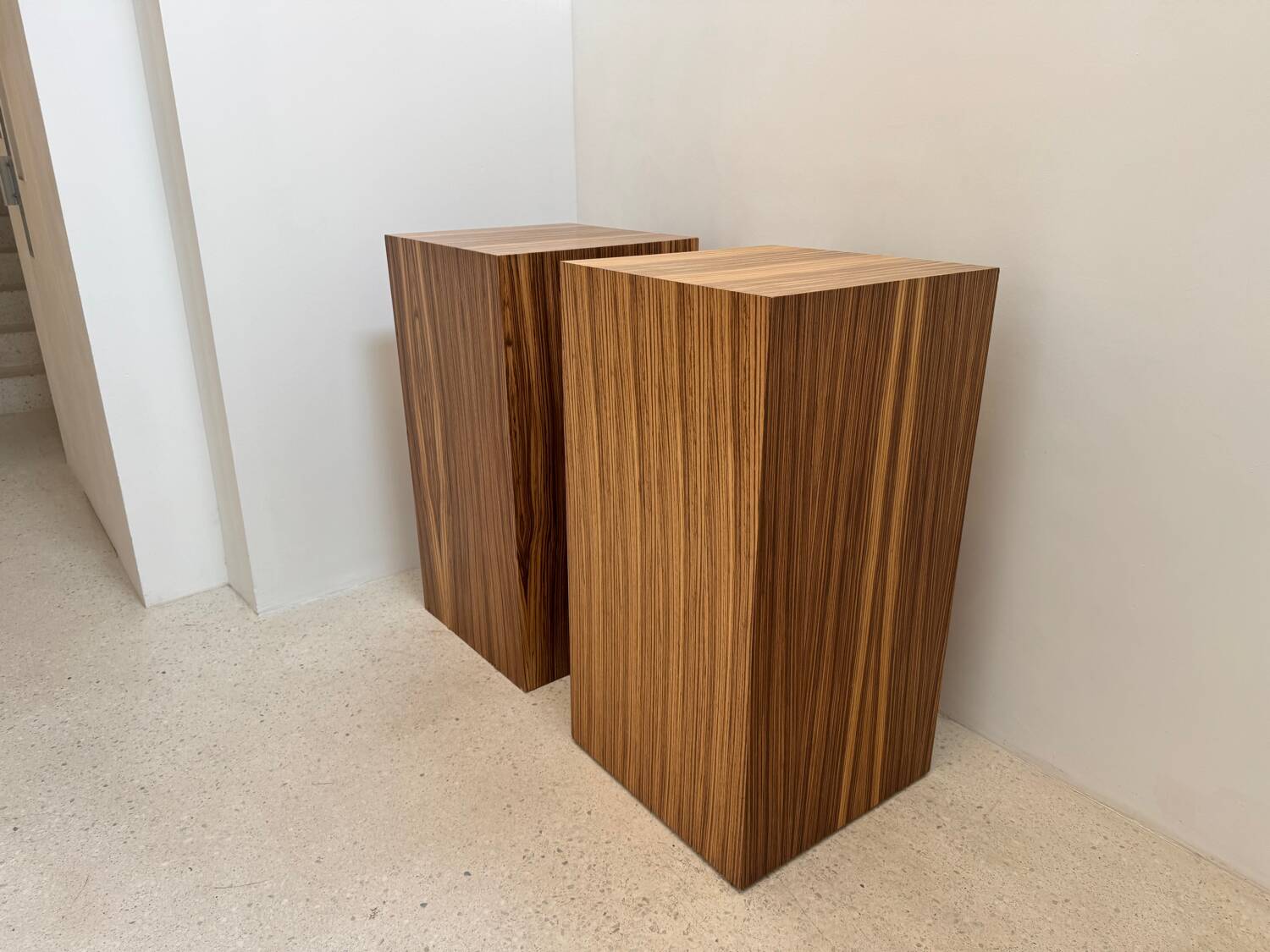Wooden podium / case
