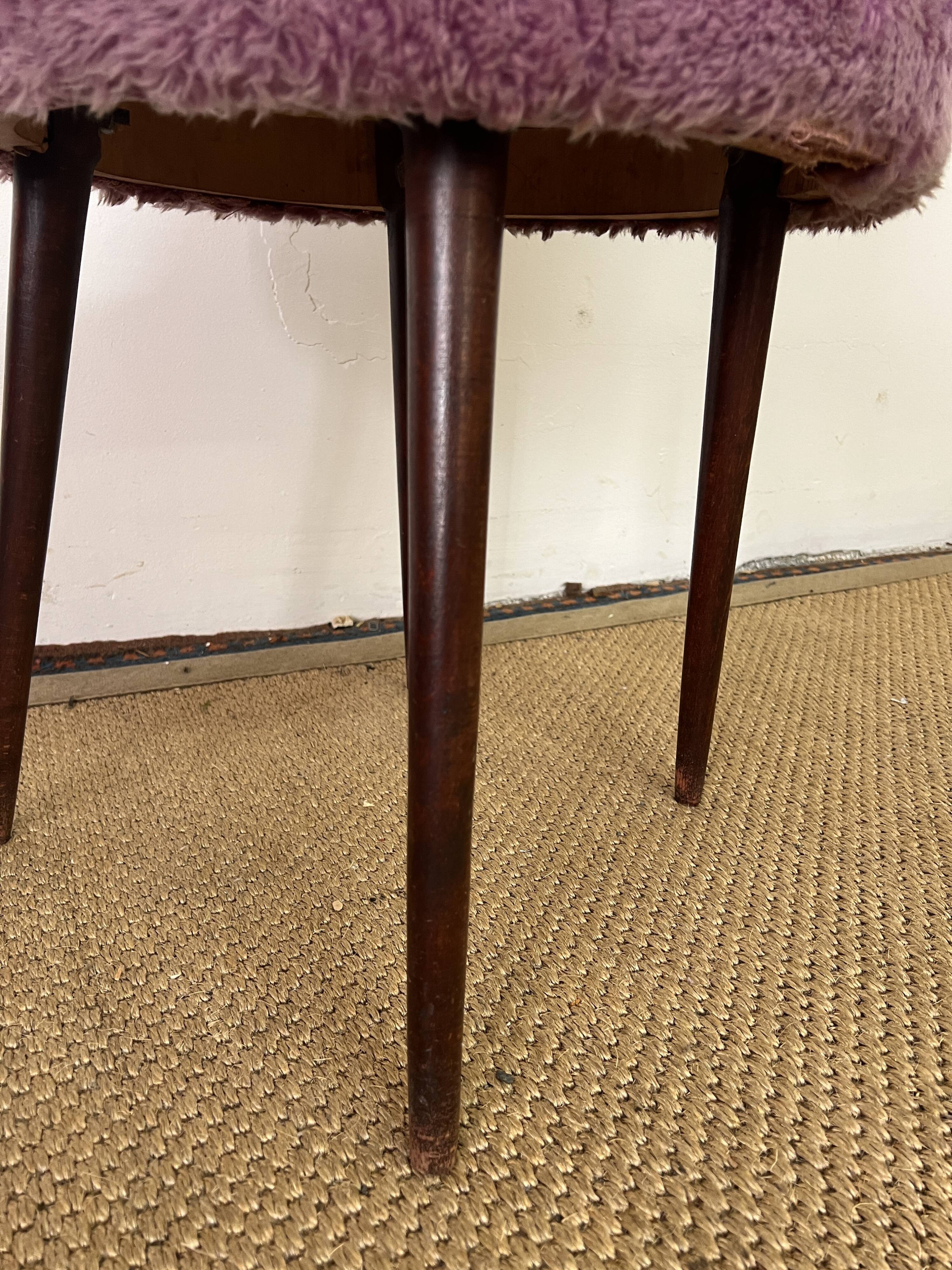 Vintage Lilac moumoute chair