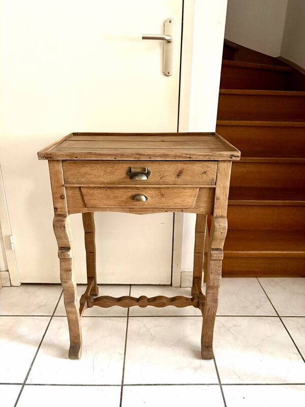 Travailleuse en bois