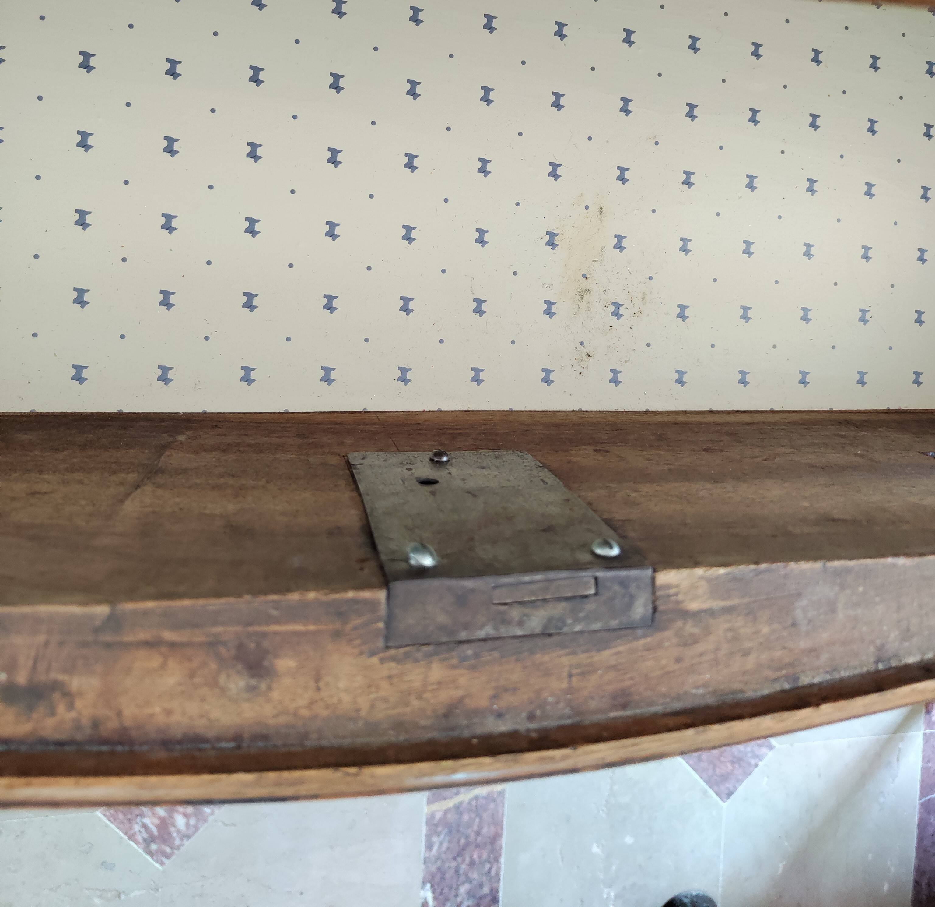 Old Provencal walnut chest of drawers