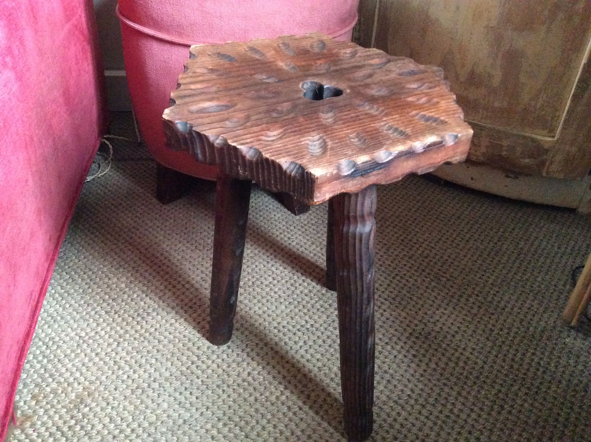 Tabouret tripode