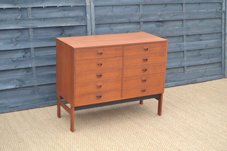 Commode à 8 tiroirs 89.5 cm